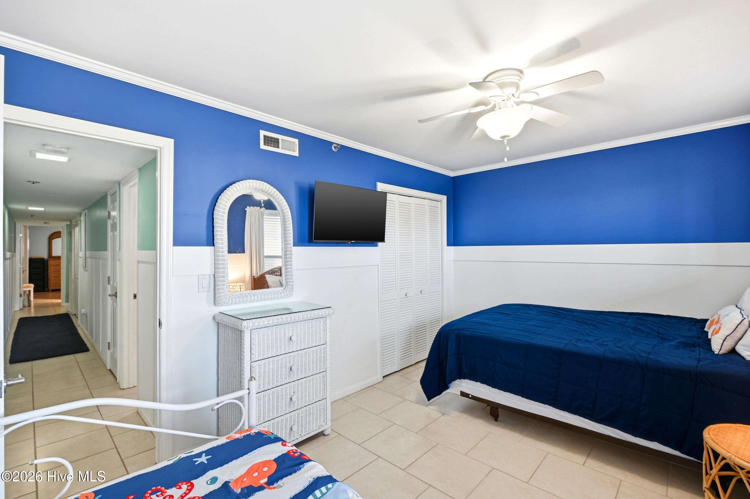 100569136 | Photo 21