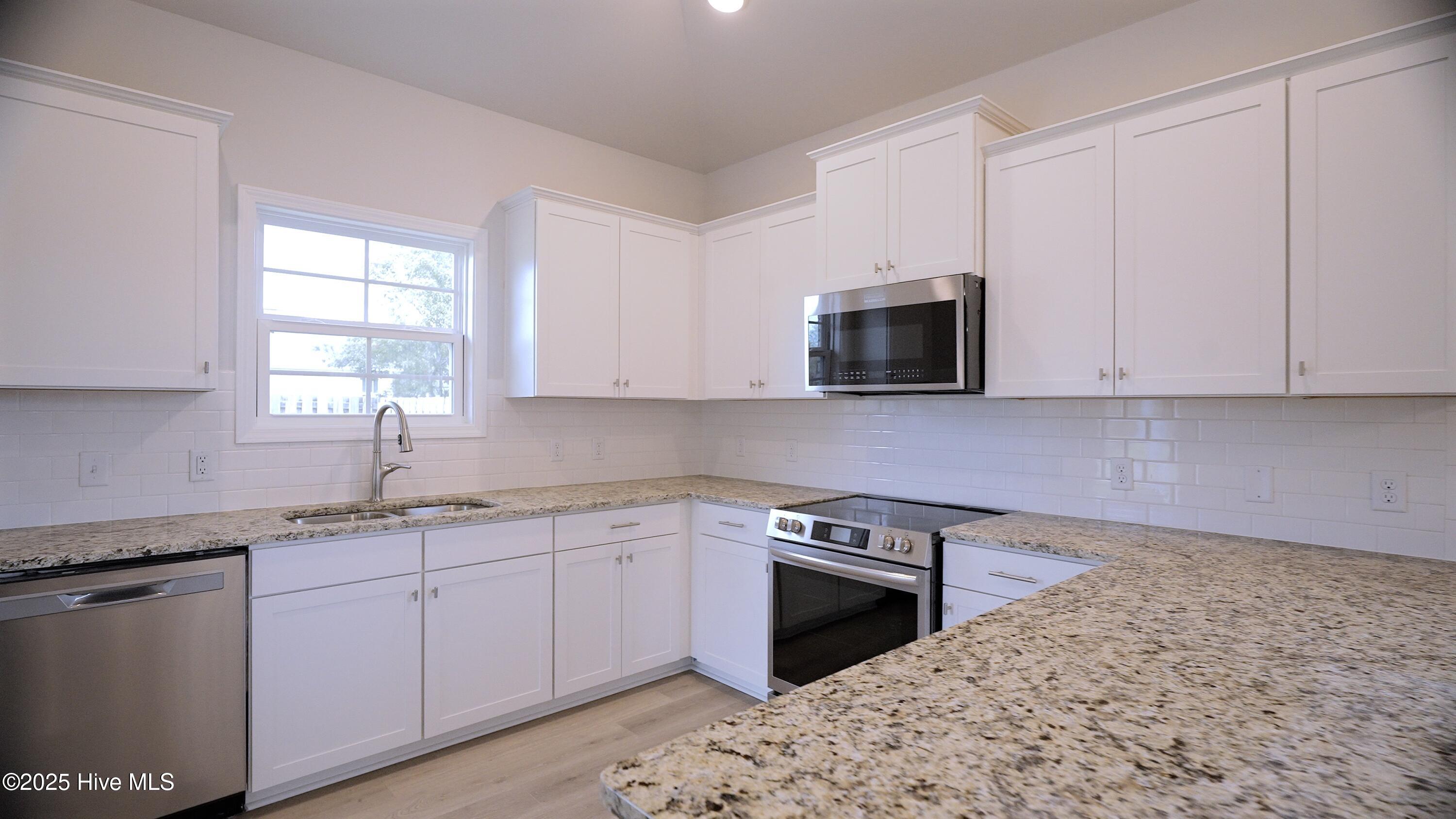 100424929 | Photo 11