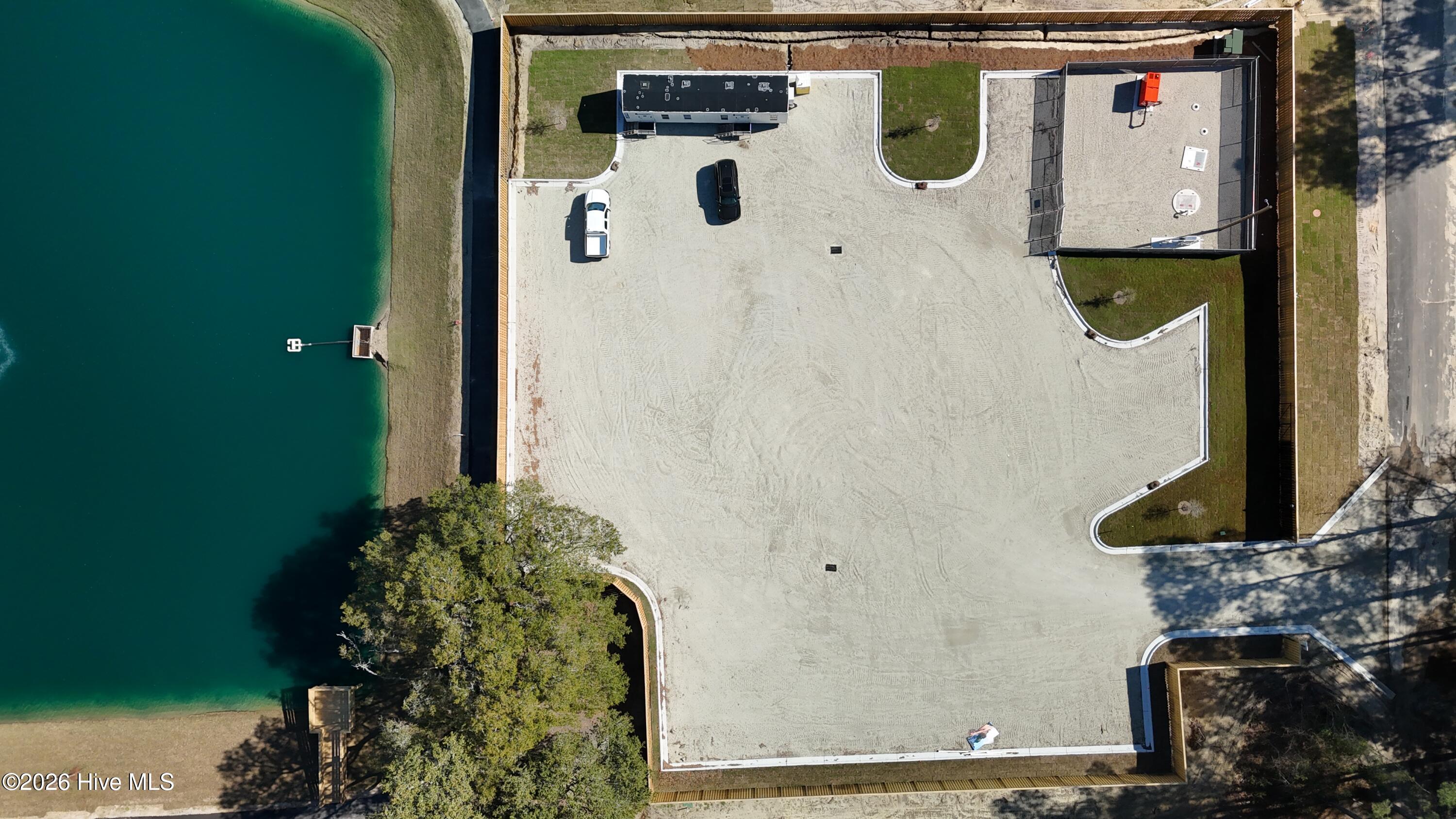 100561391 | Photo 18