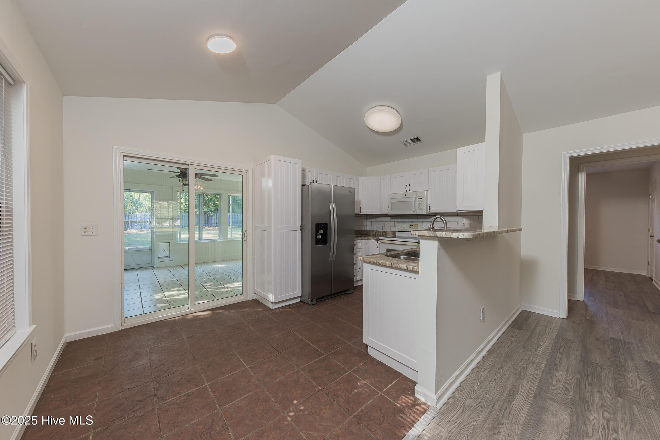 119 Red Bird Lane, Hampstead, NC 28443 – photo 6: 13KITCHEN