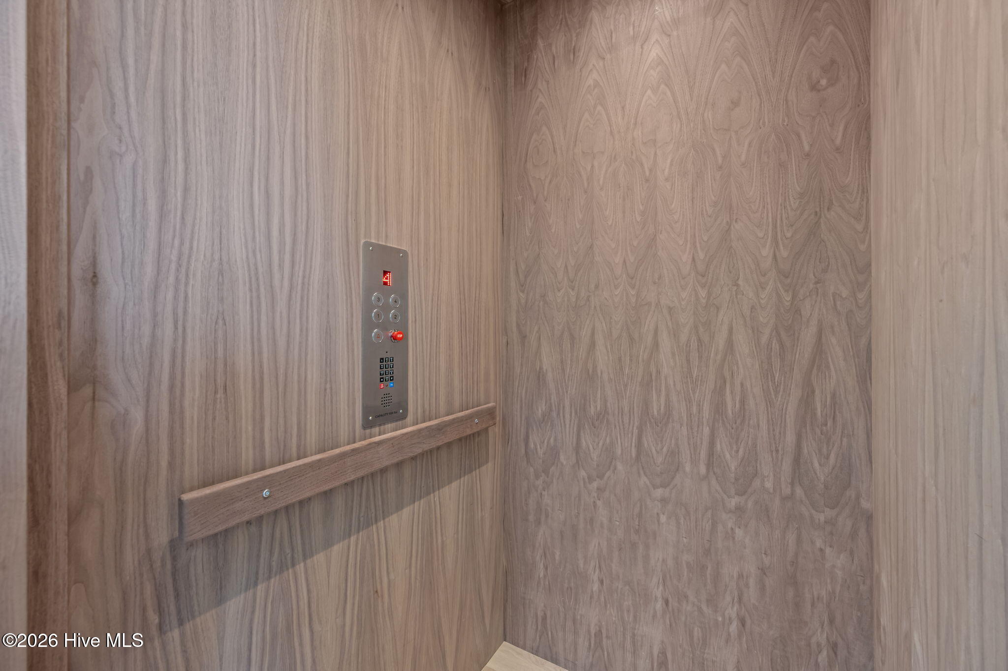 100552191 | Photo 33