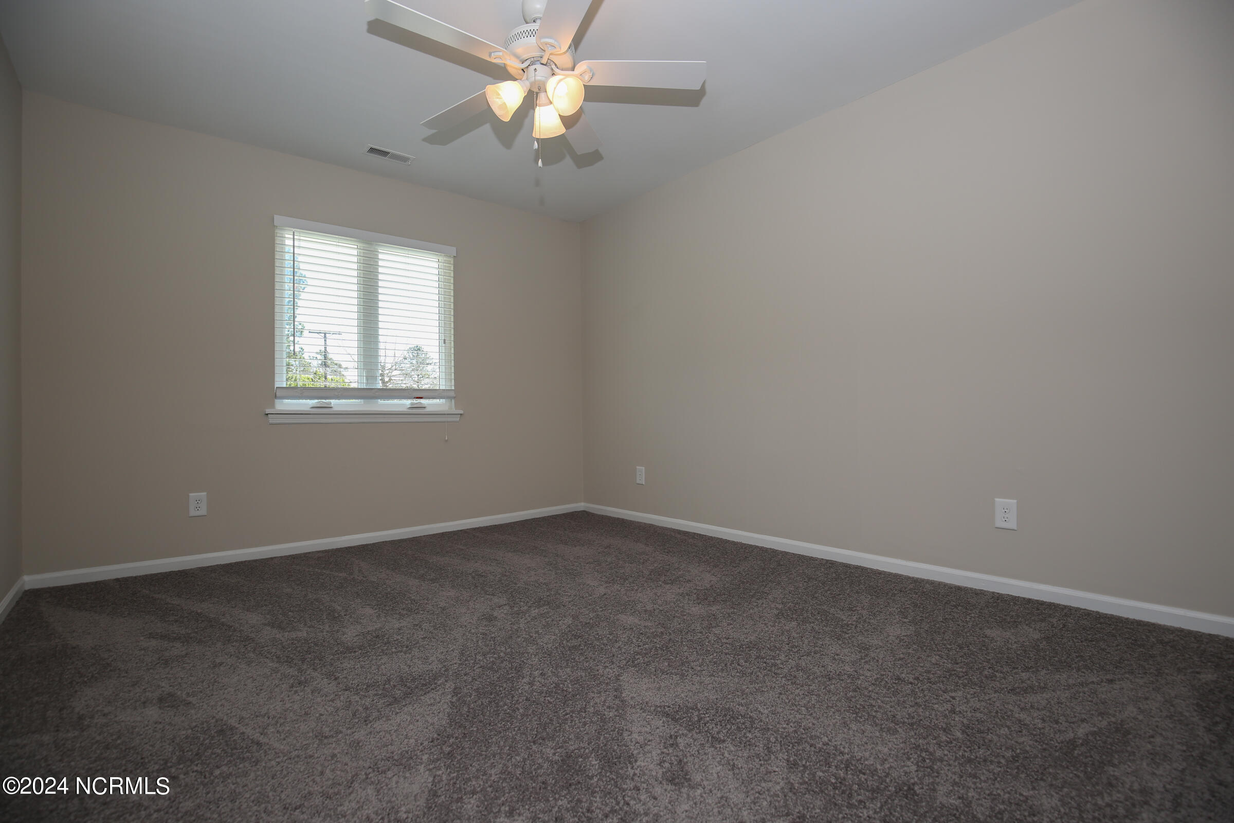 100557159 | Photo 30