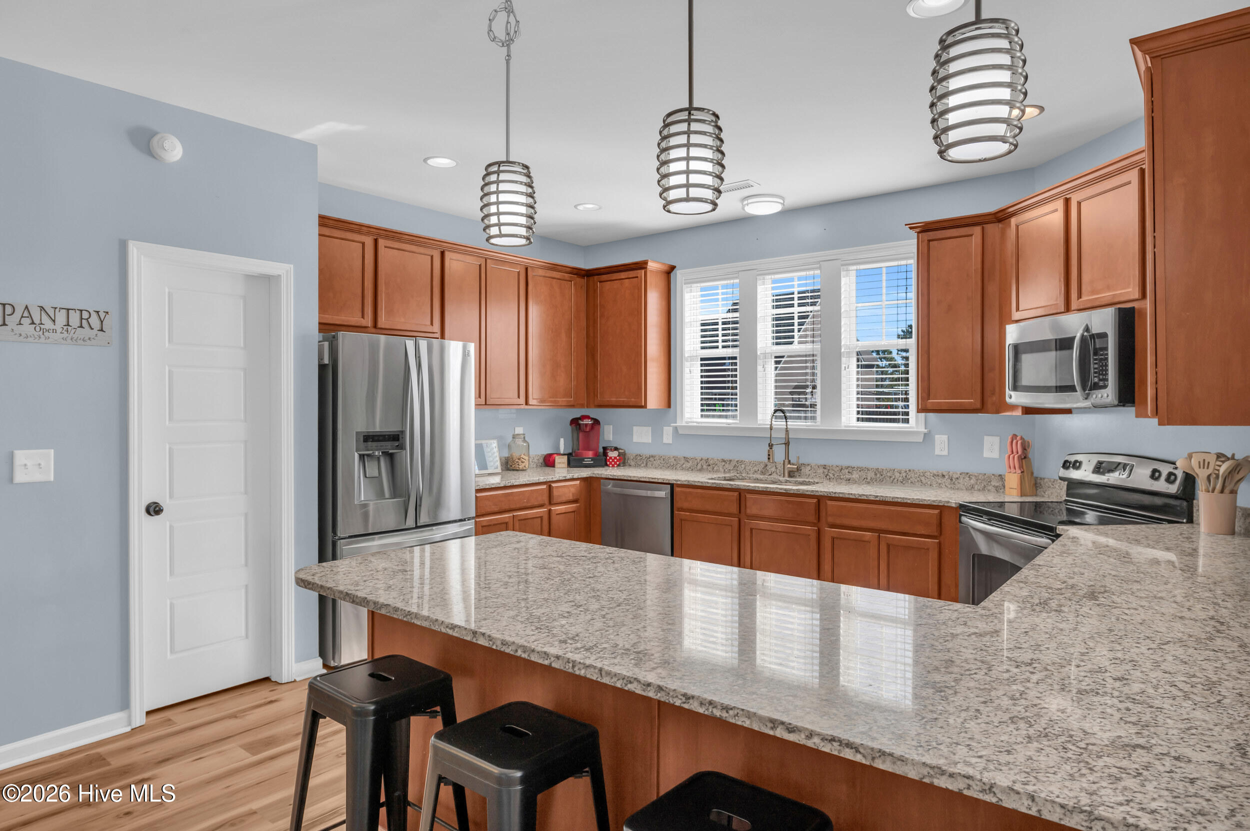 100550798 | Photo 17