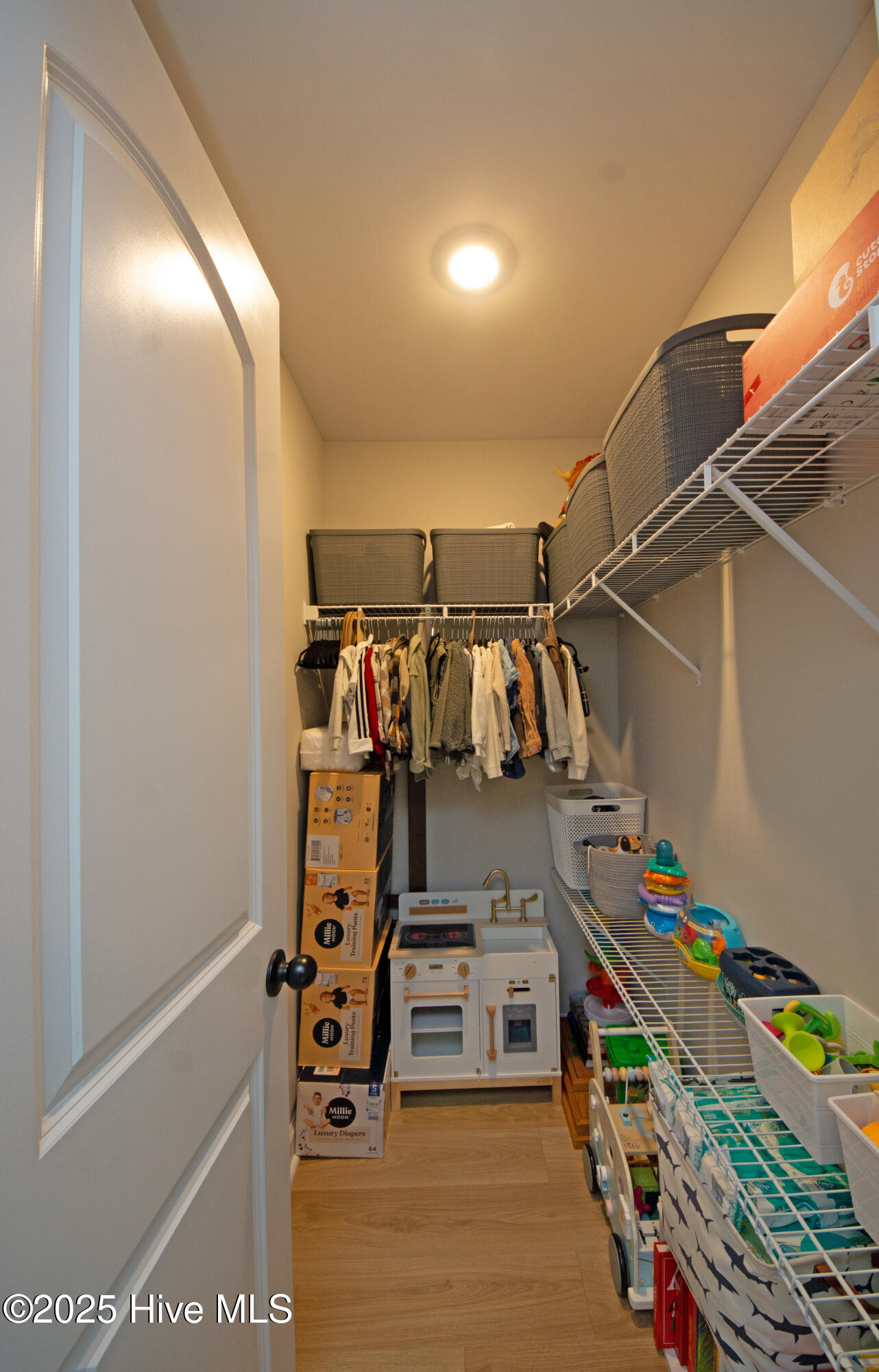 100539129 | Photo 48