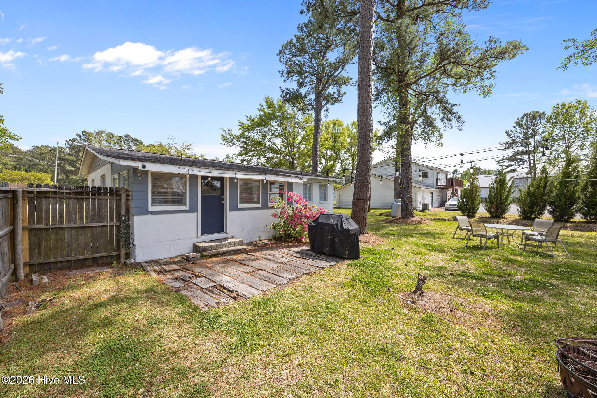 1103 Broad Street Ext,Oriental
