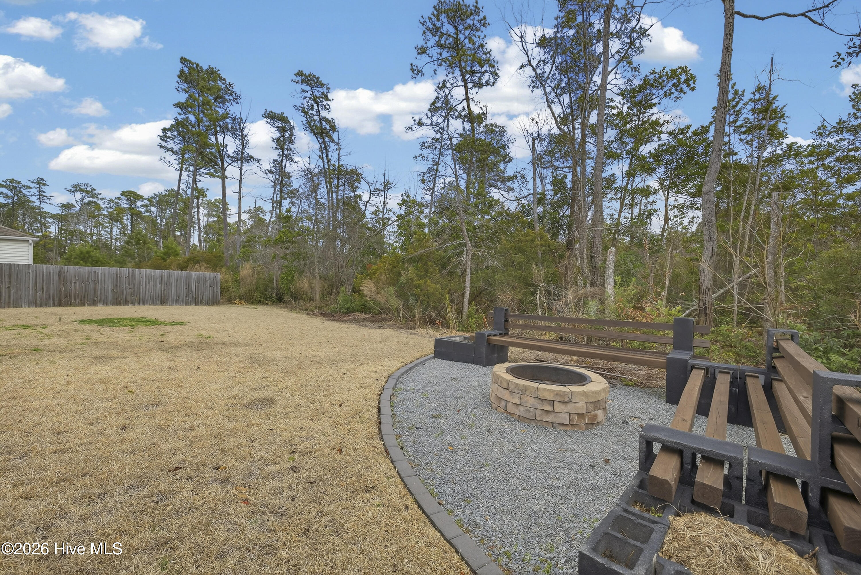 100558263 | Photo 37