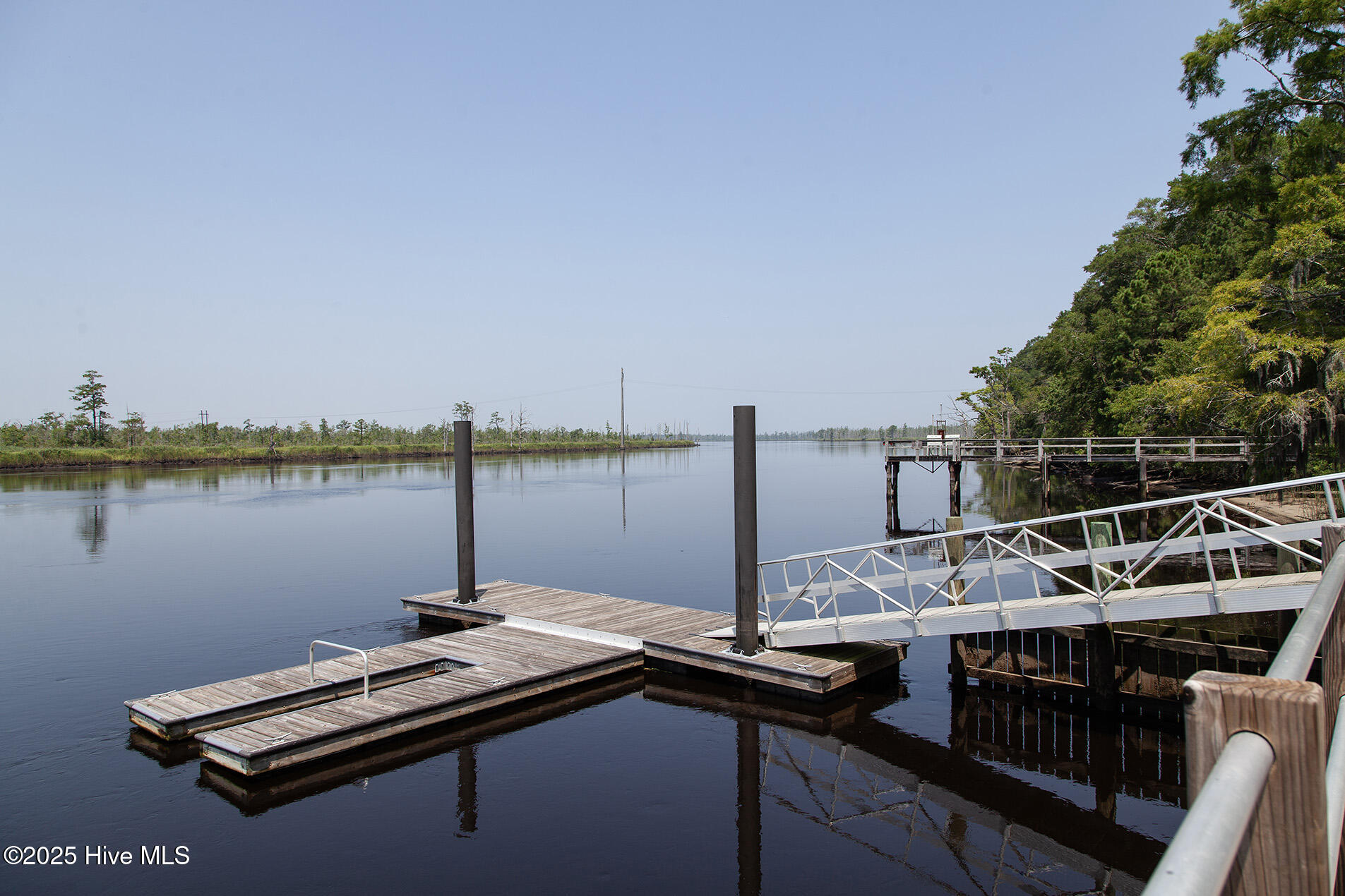 100556749 | Photo 63