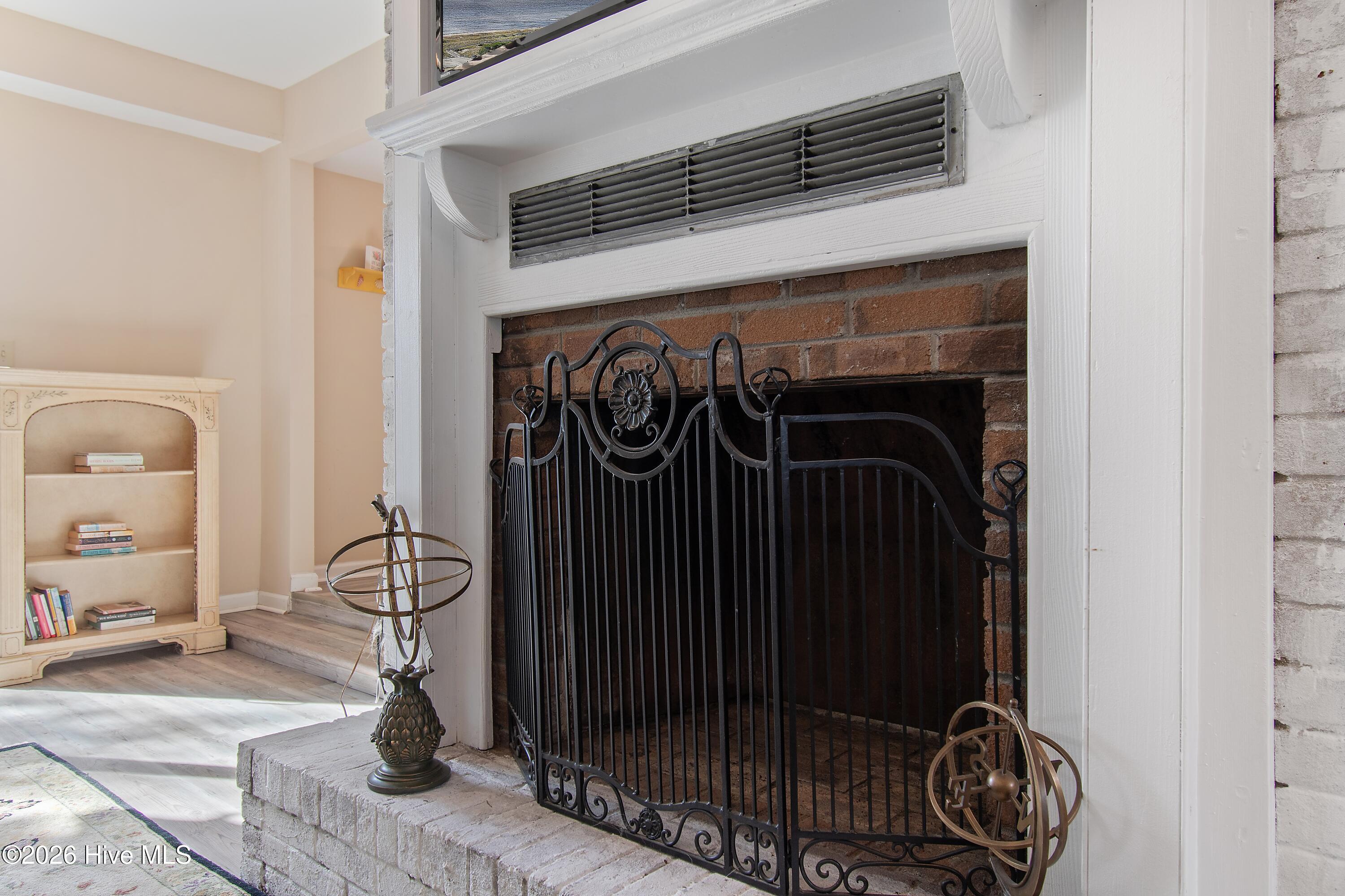 100549205 | Photo 13