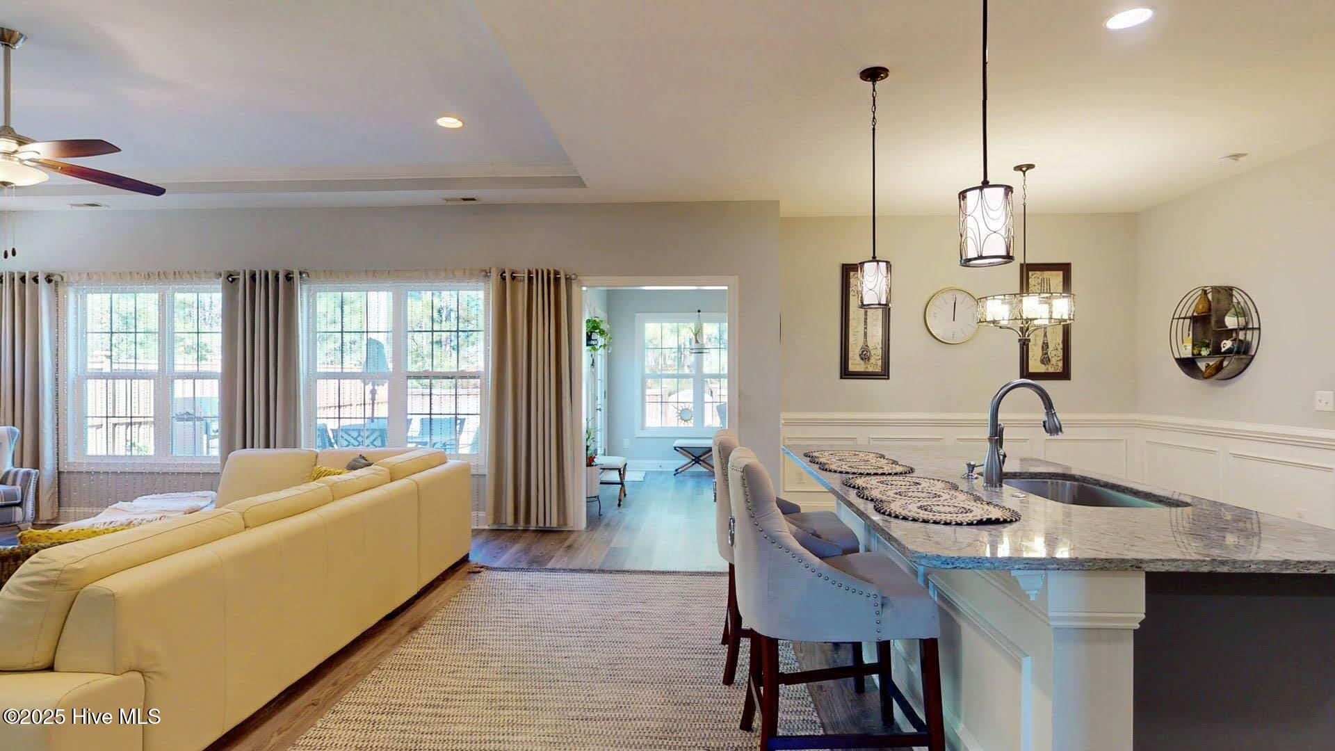 100550160 | Photo 24