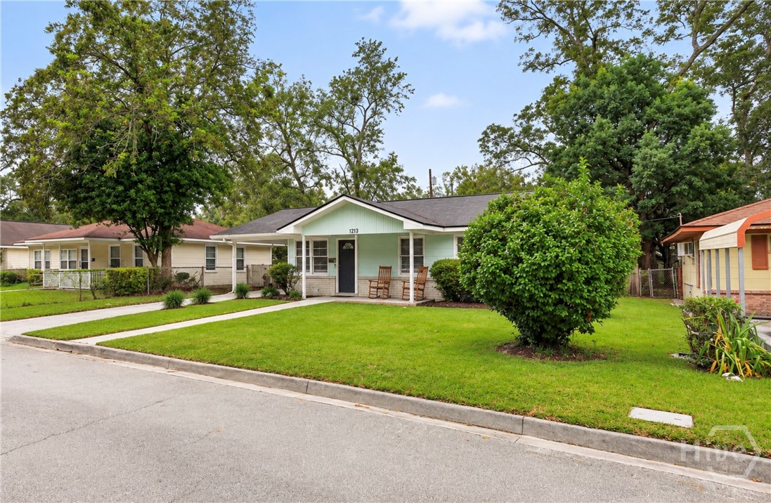 Photo 3 of Single family home for sale at 1213 E 56th Street, Savannah, GA 31404 | MLS# SA367106 | Listing updated on 2026-10-29