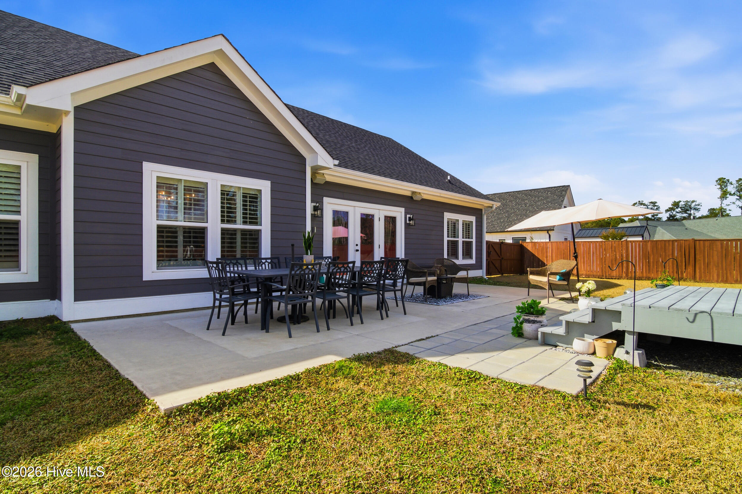 100551617 | Photo 38