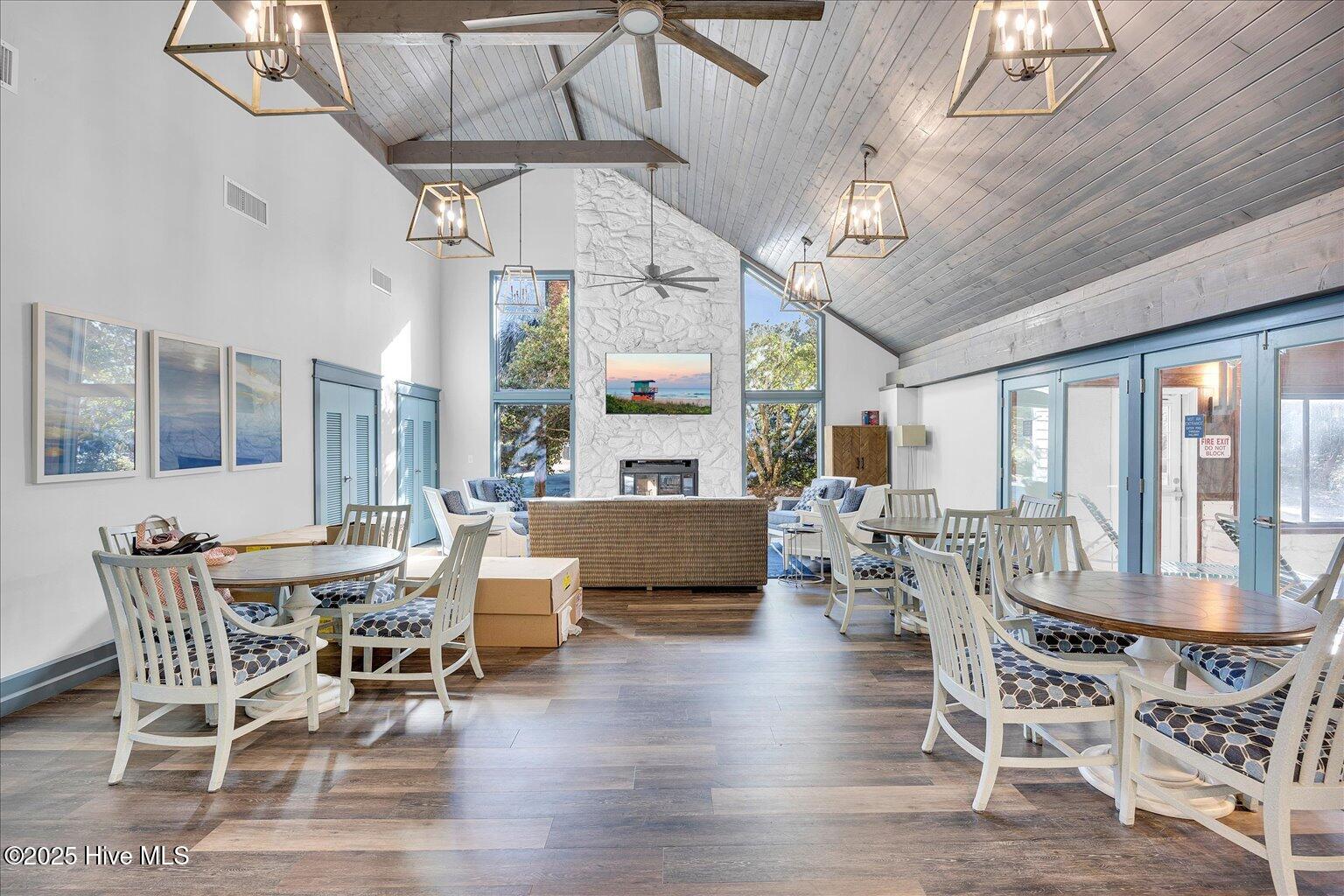 100490707 | Photo 55