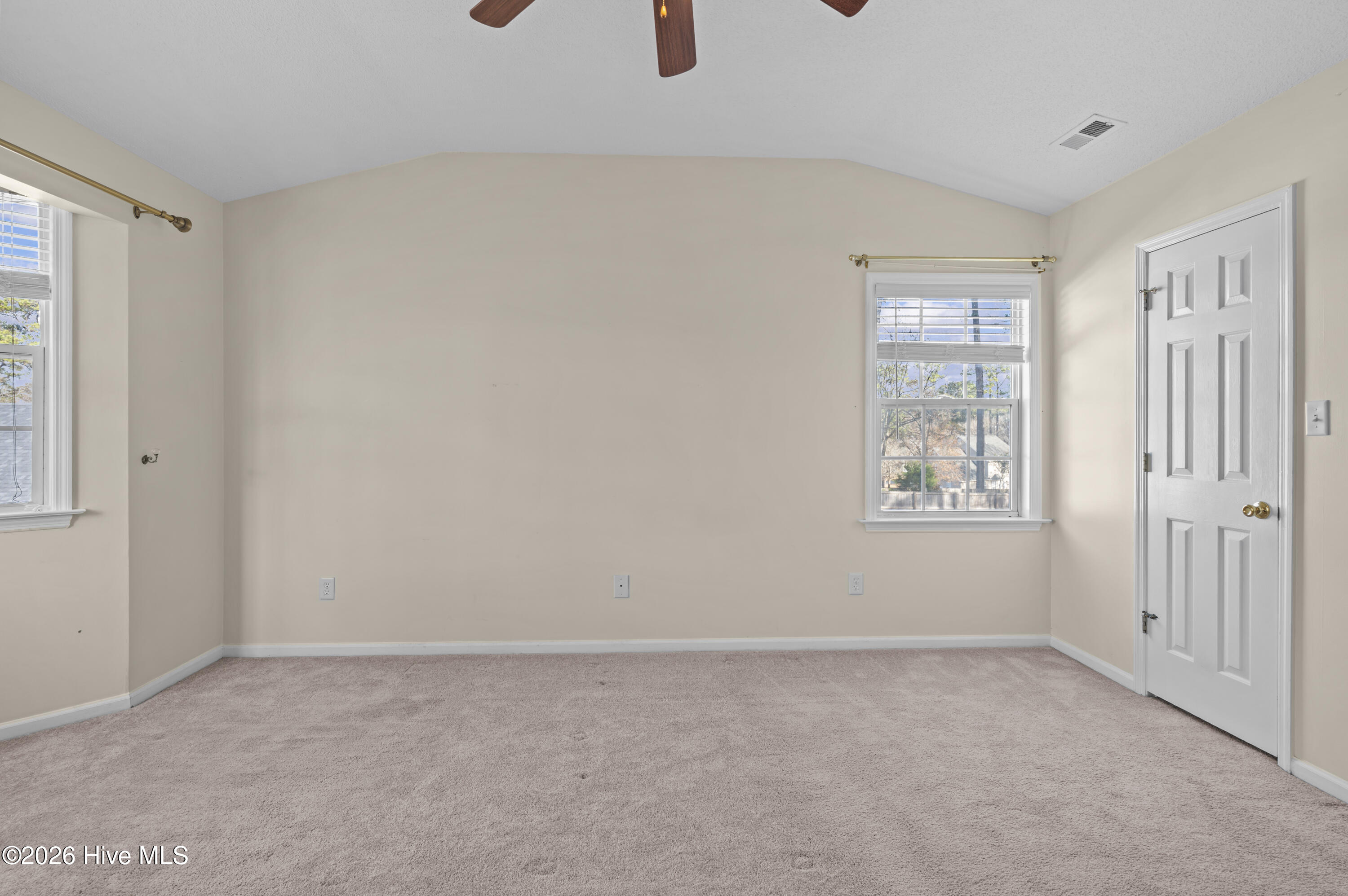 100541595 | Photo 37