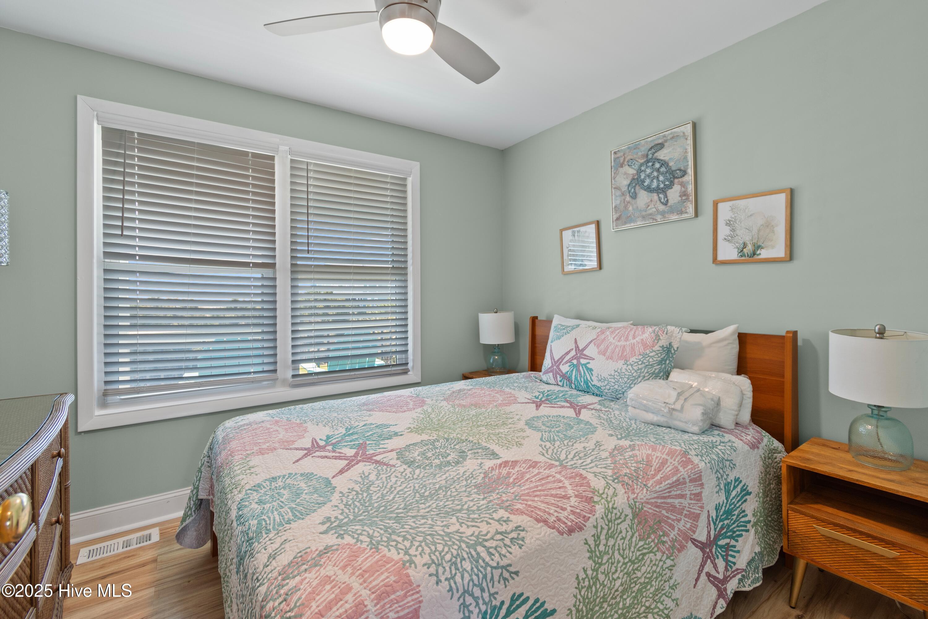 100494024 | Photo 40