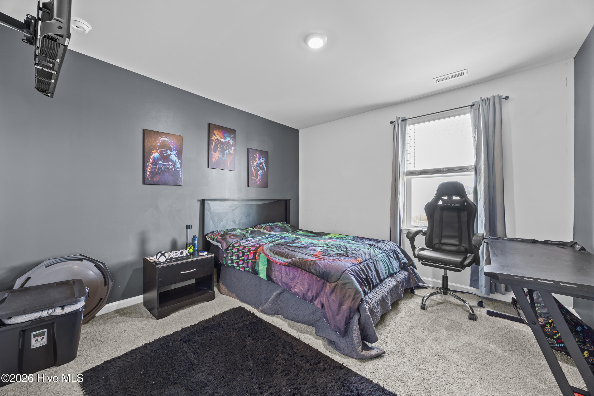 100558909 | Photo 24