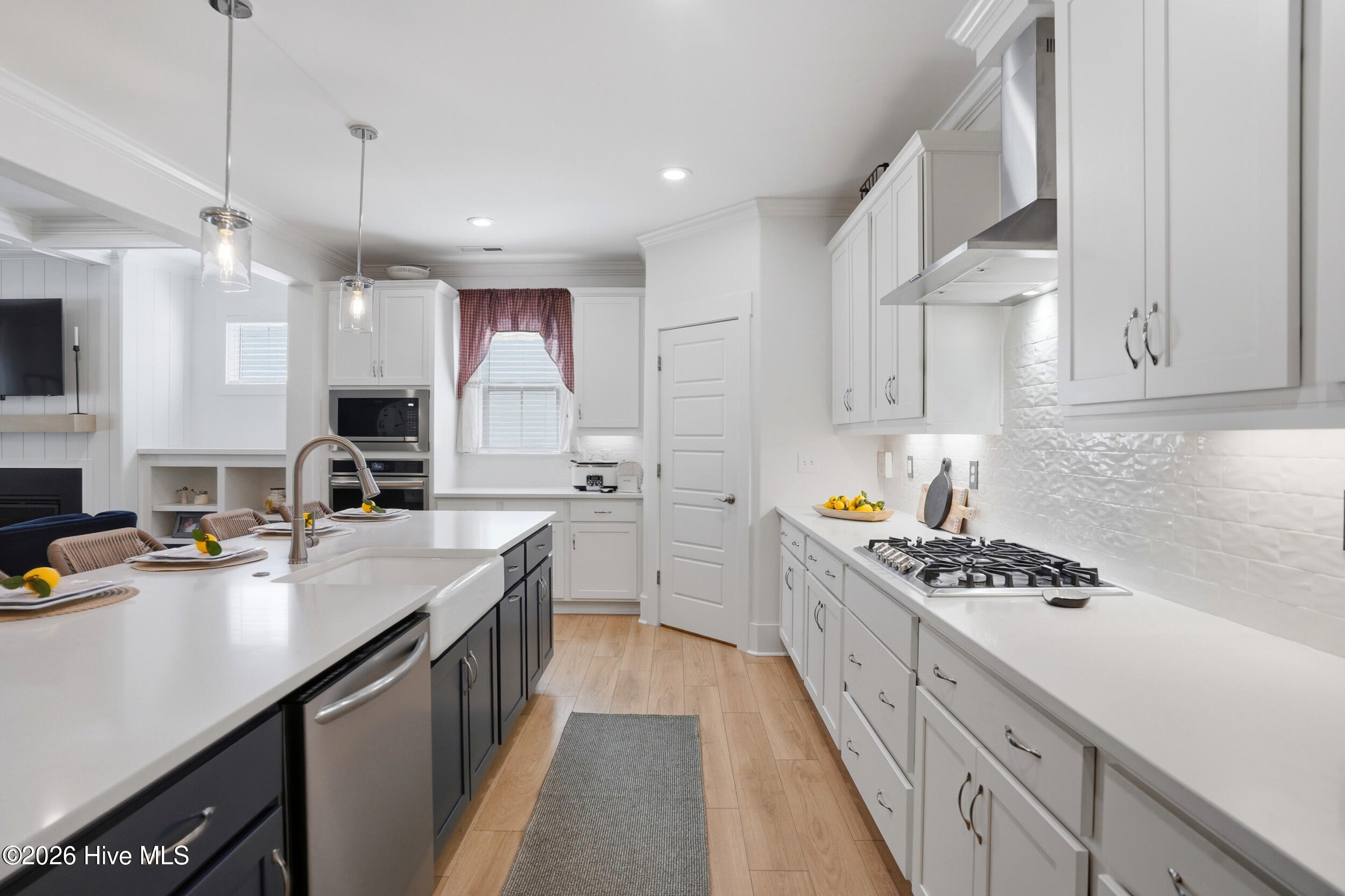 100565471 | Photo 14