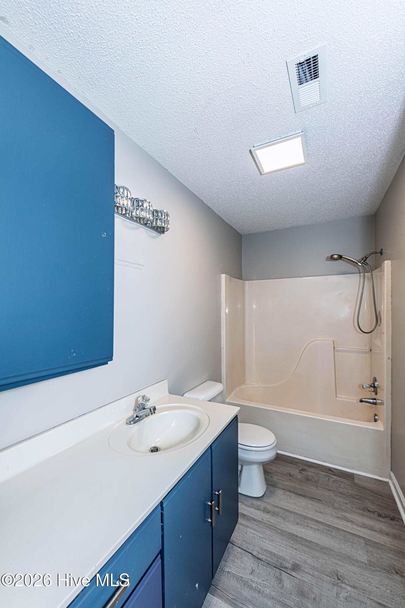 100568422 | Photo 31