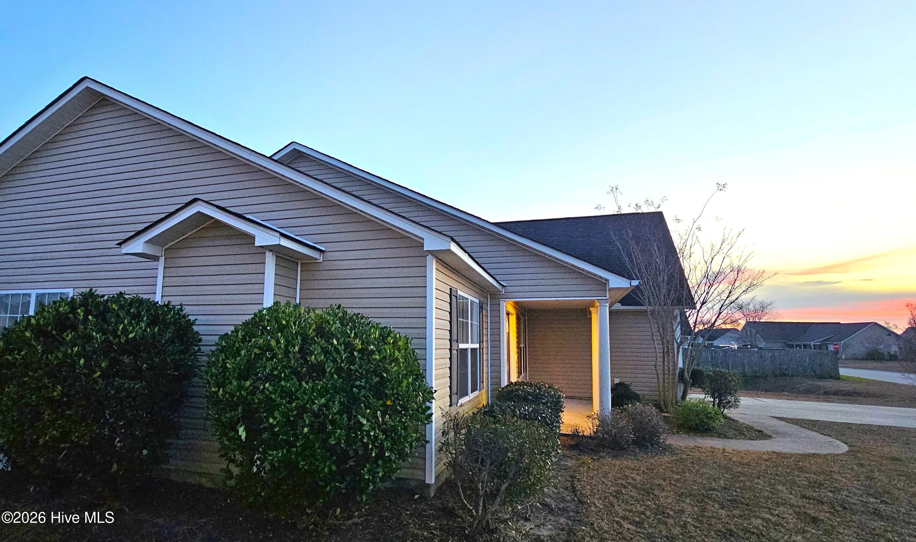 100548448 | Photo 45