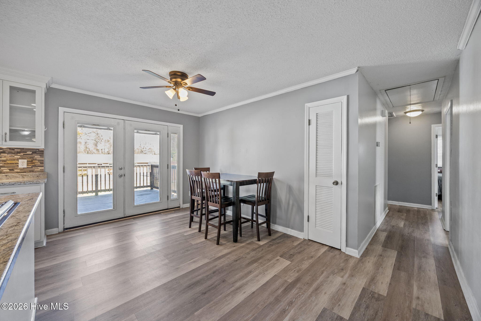 100554438 | Photo 19