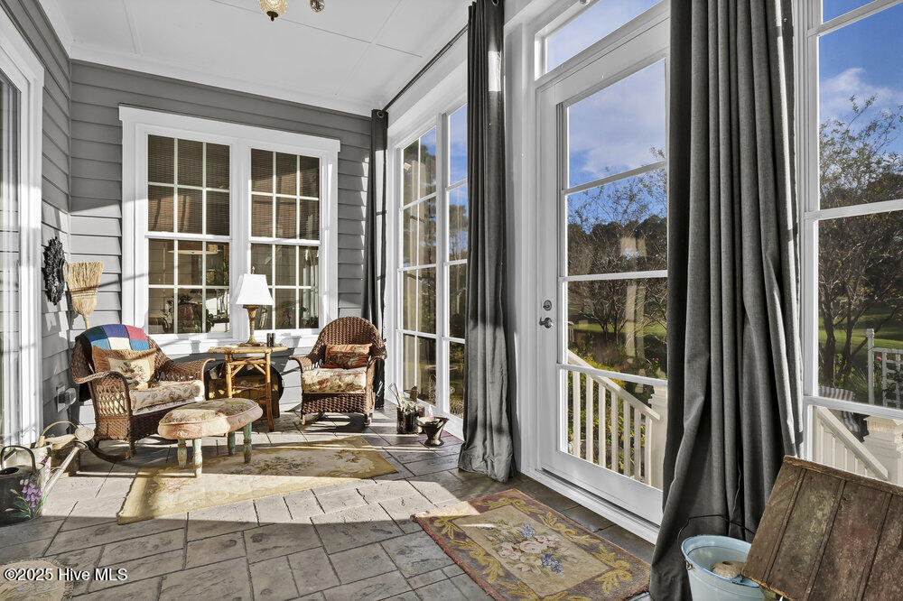 100536027 | Photo 19