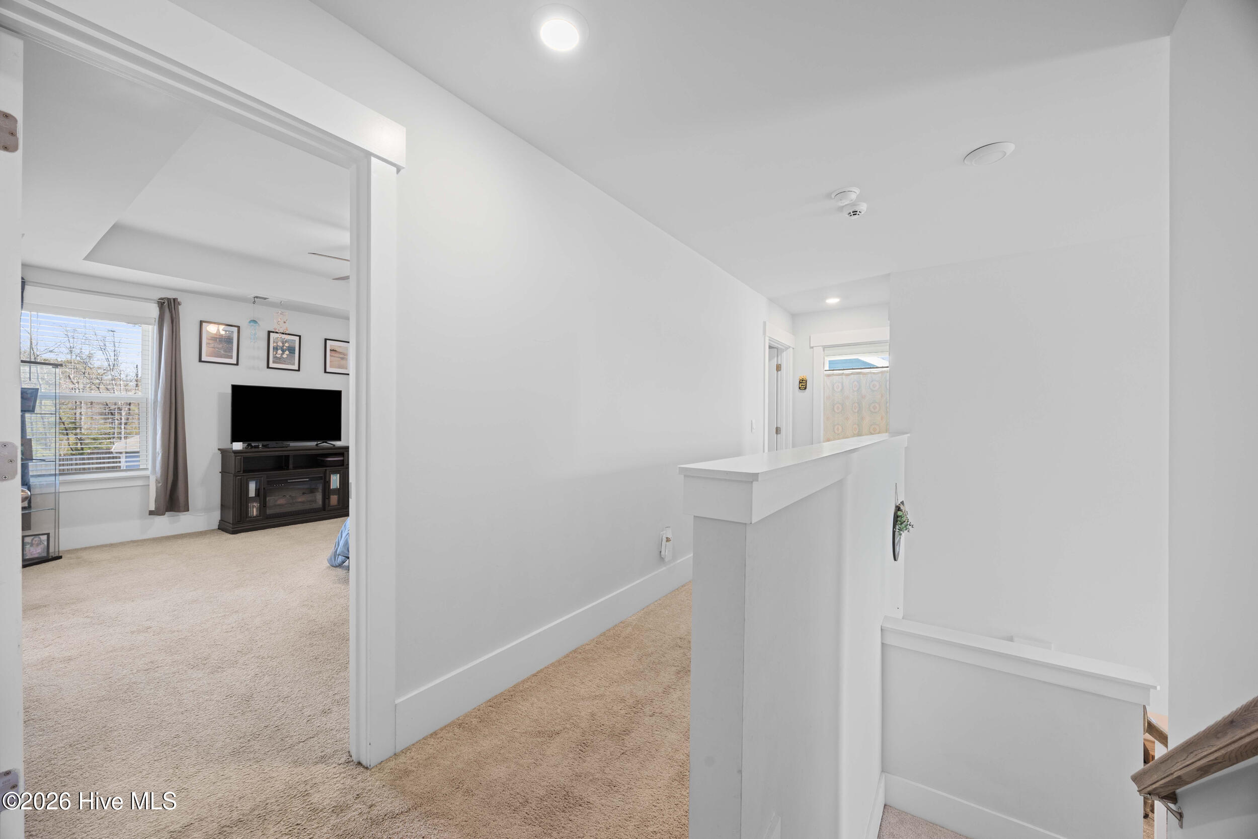 100561686 | Photo 21