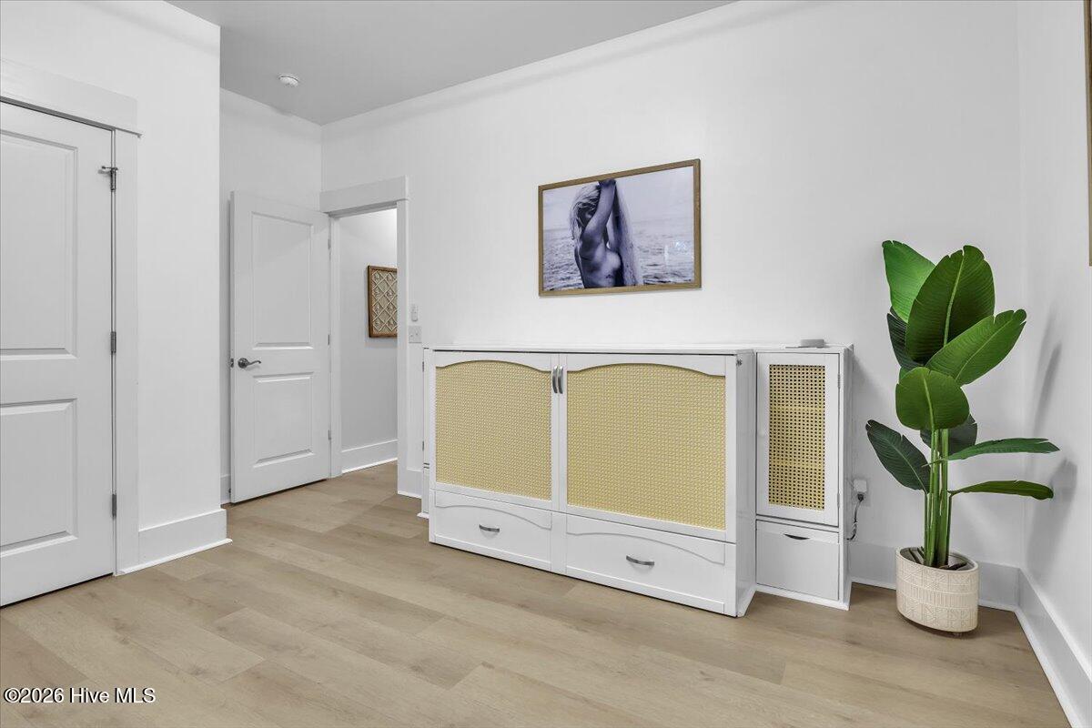 100551826 | Photo 54