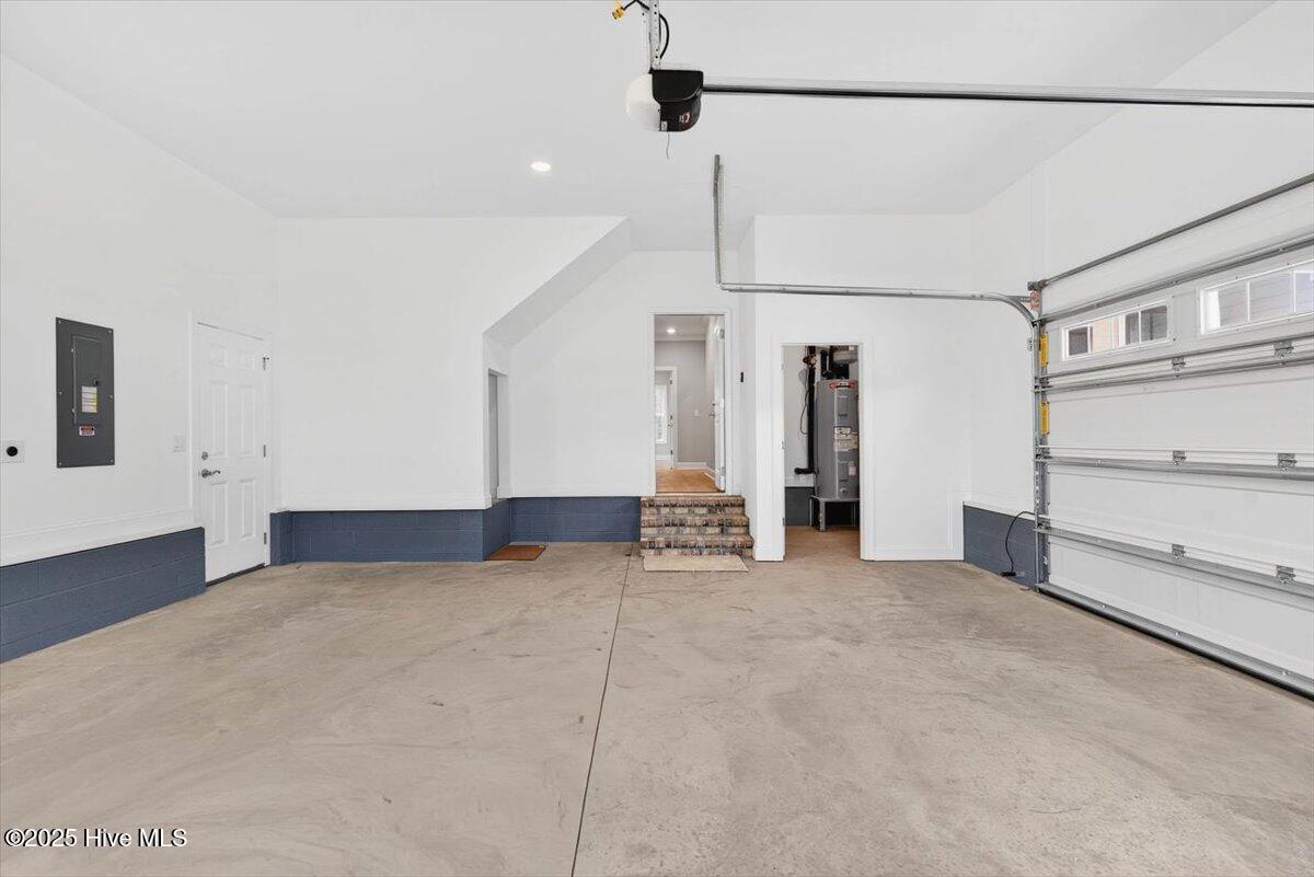 100546300 | Photo 46