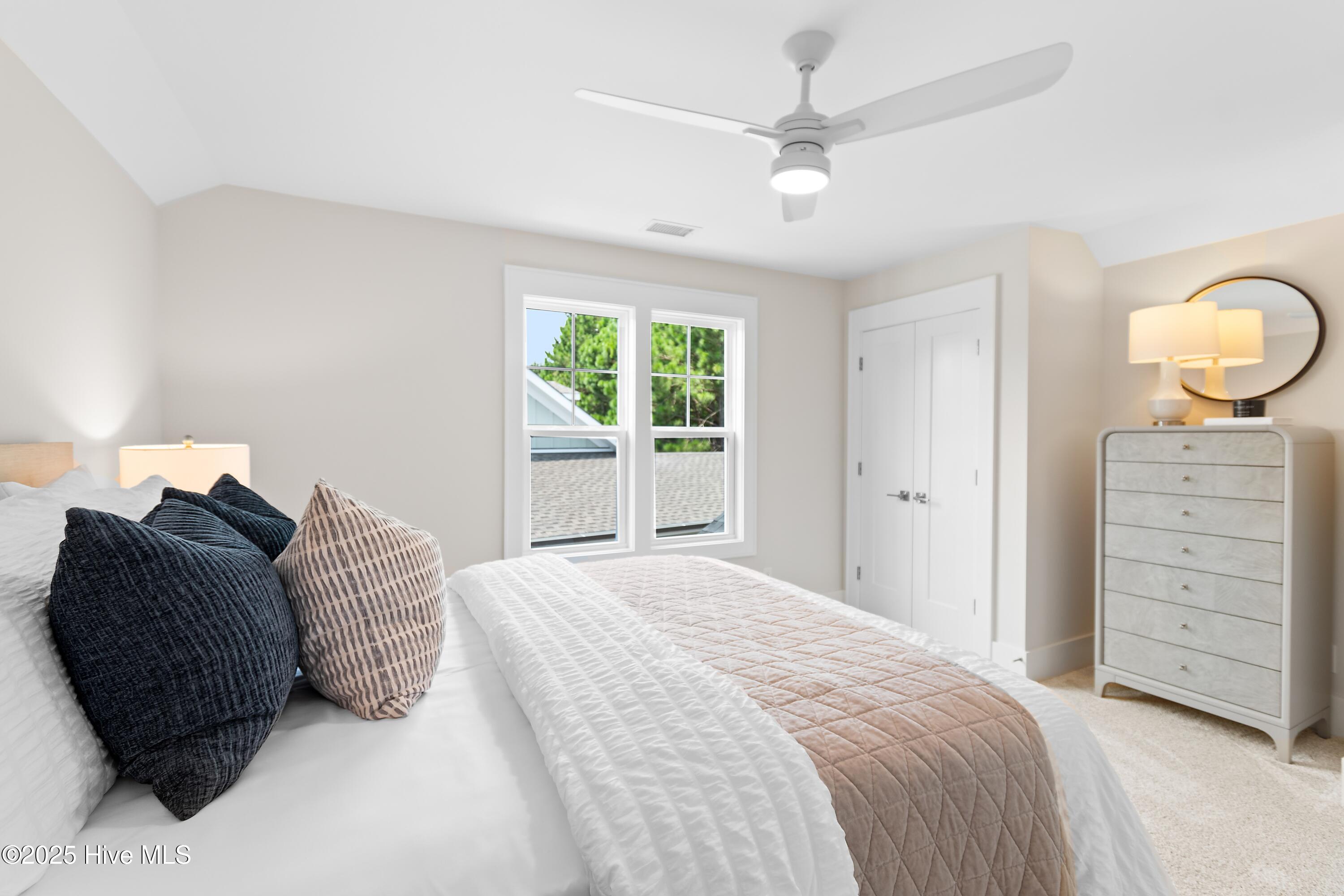 100492285 | Photo 40