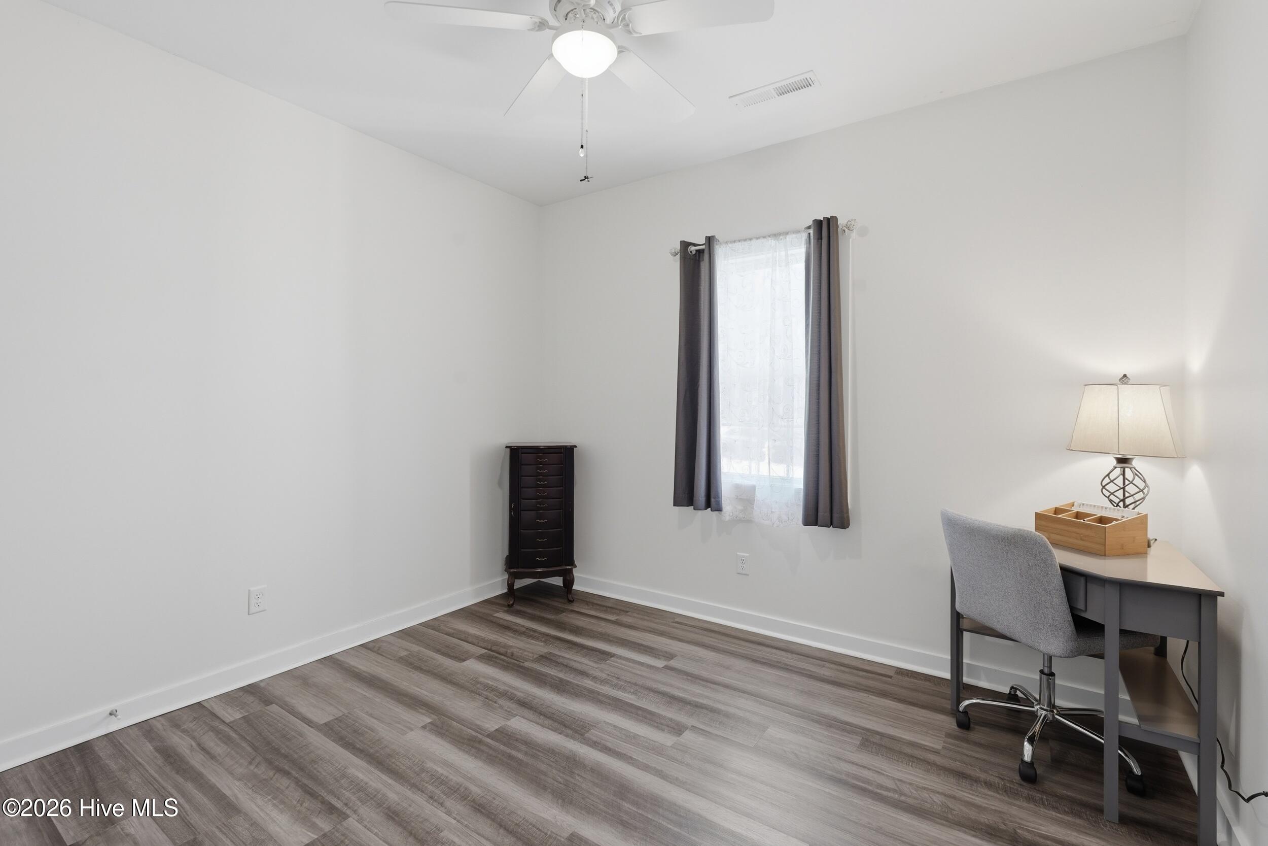 100560359 | Photo 20