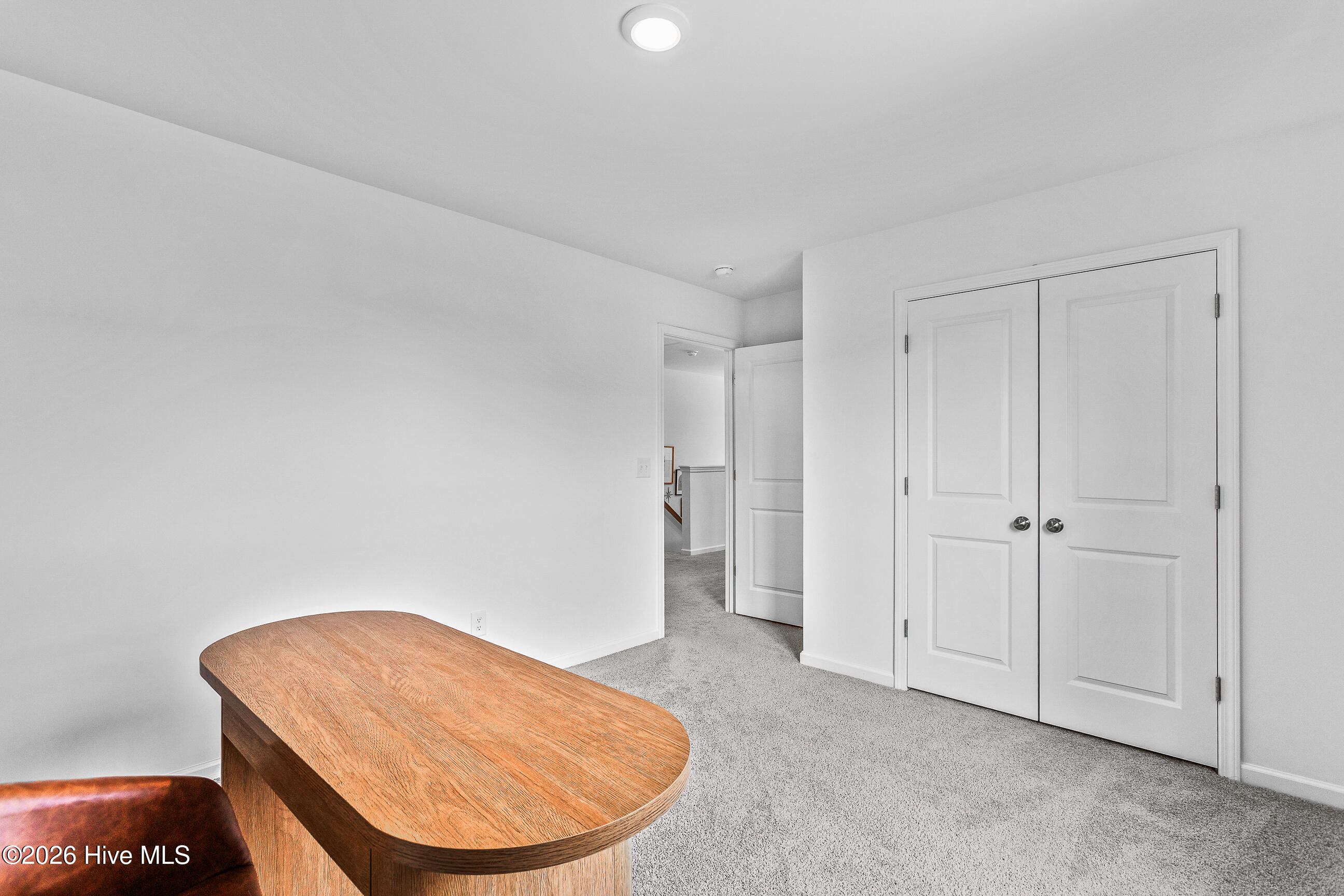 100566421 | Photo 36