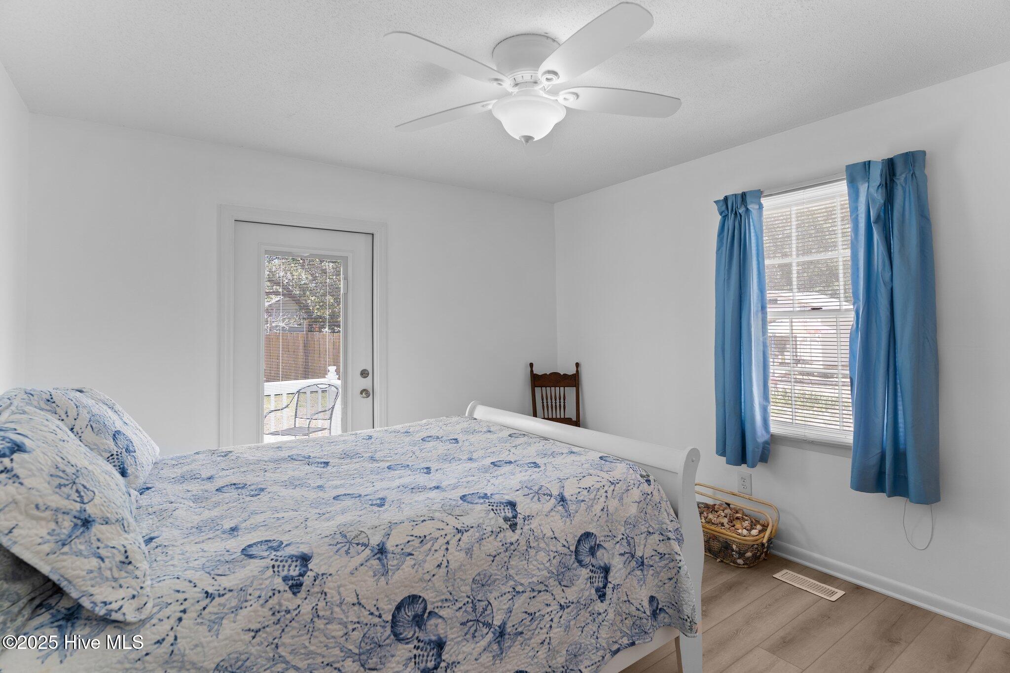 100494109 | Photo 15