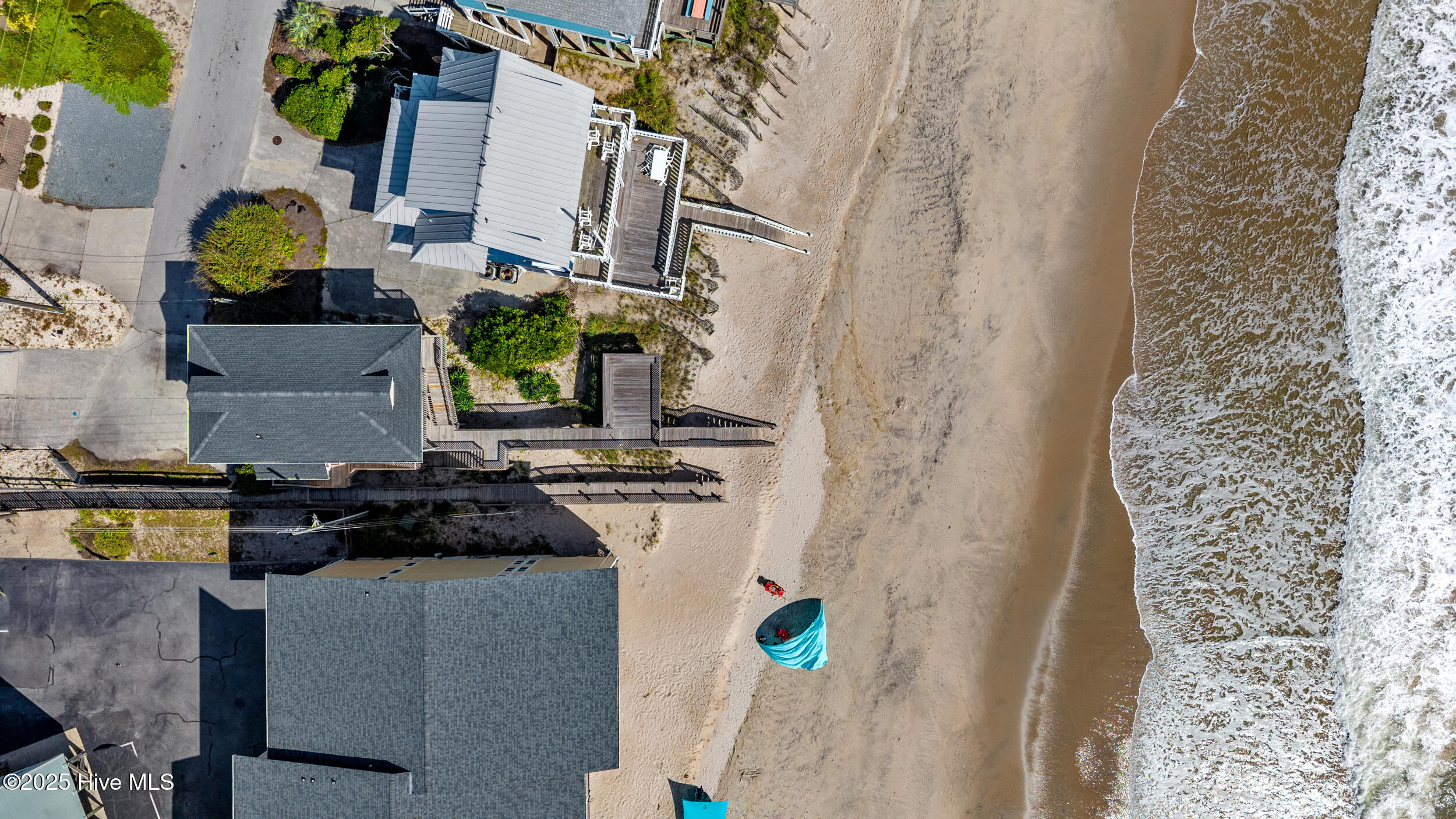 100535212 | Photo 51