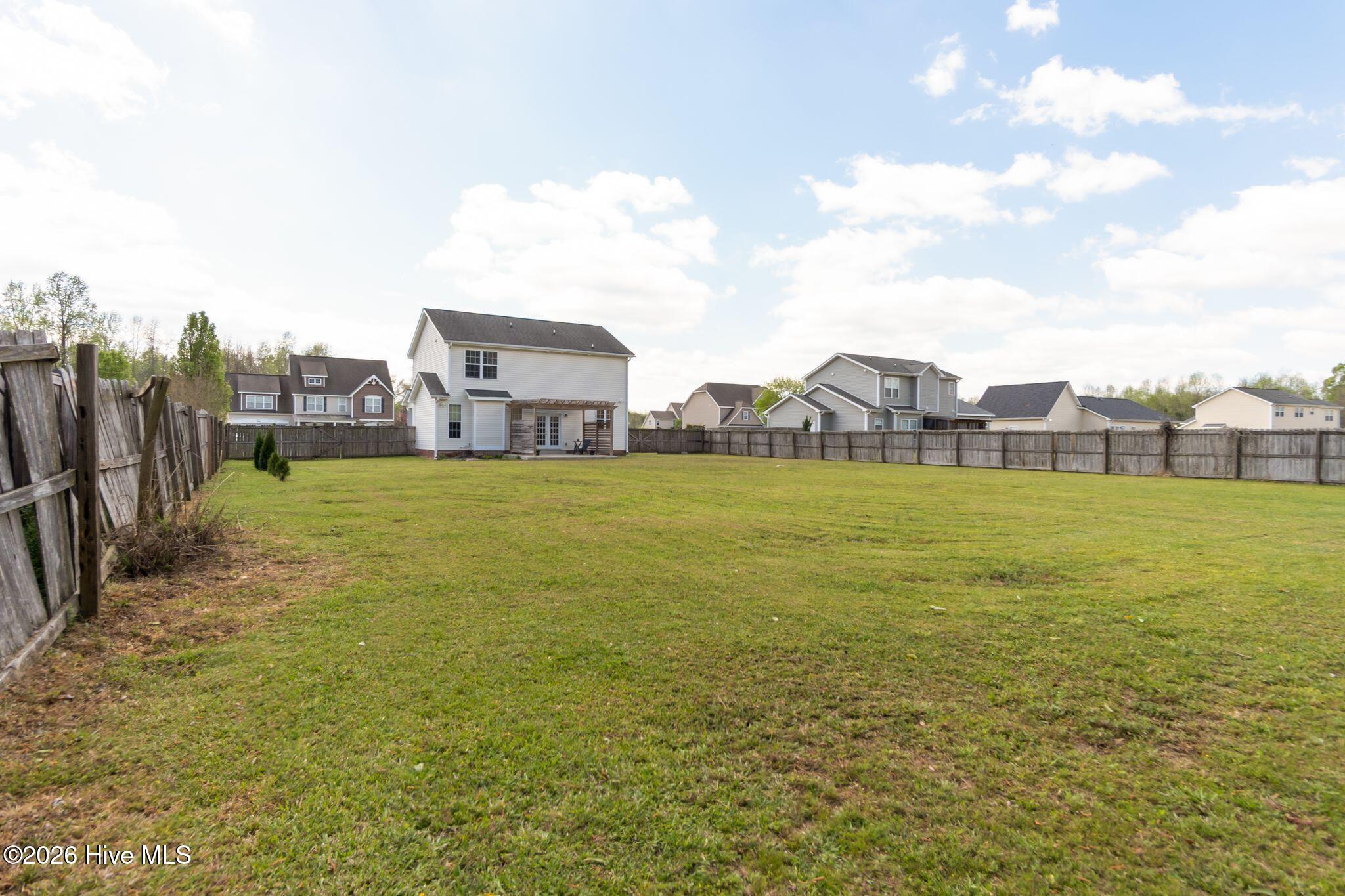 100565163 | Photo 43