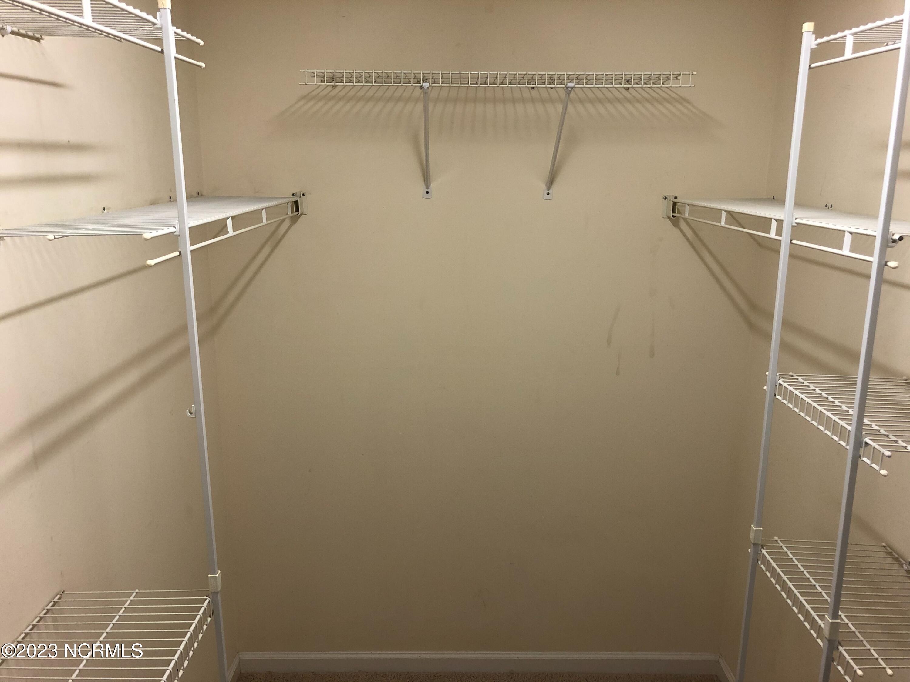 100565733 | Photo 17