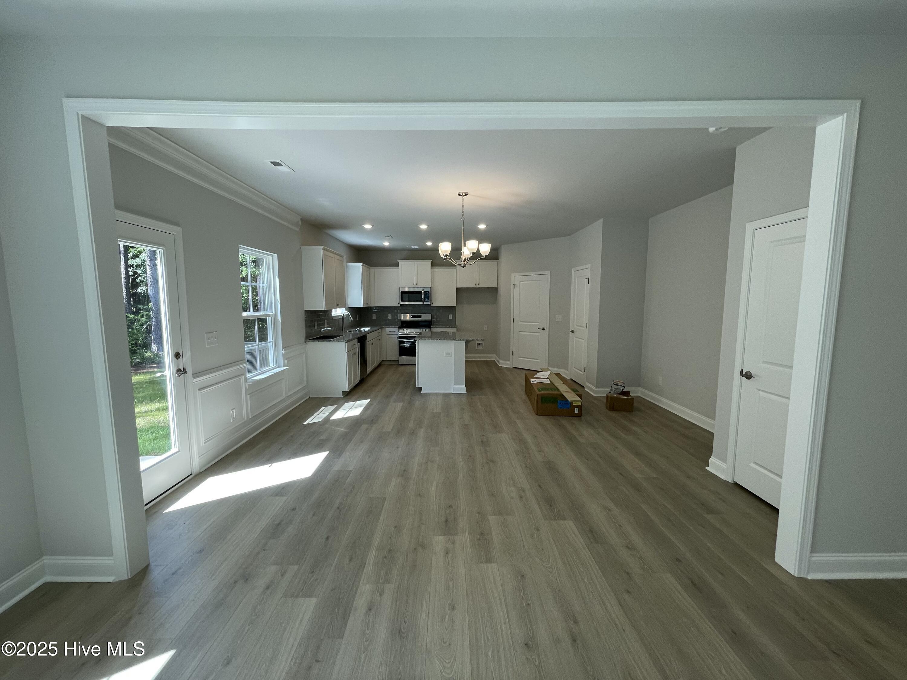 100422121 | Photo 18