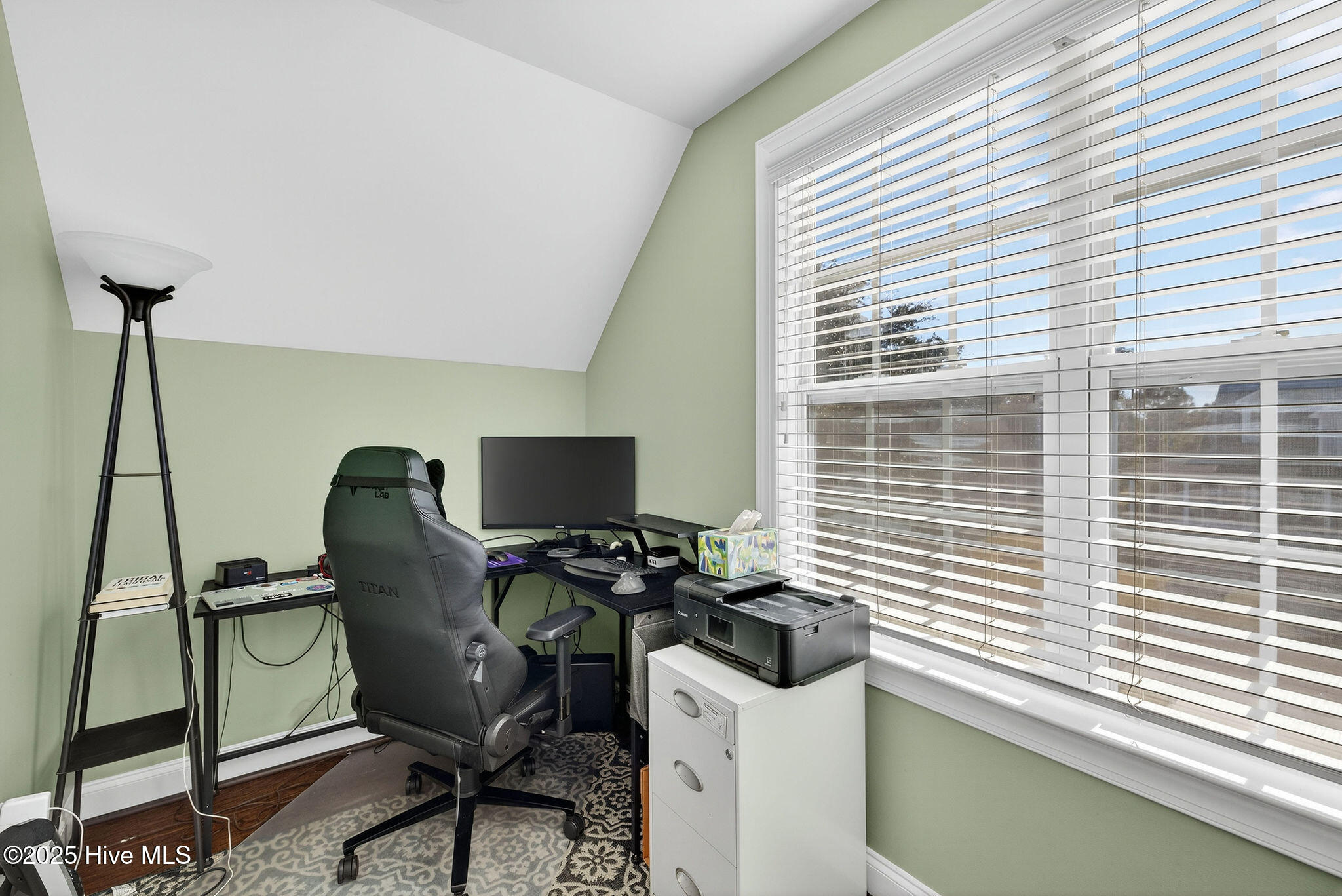 100540017 | Photo 60