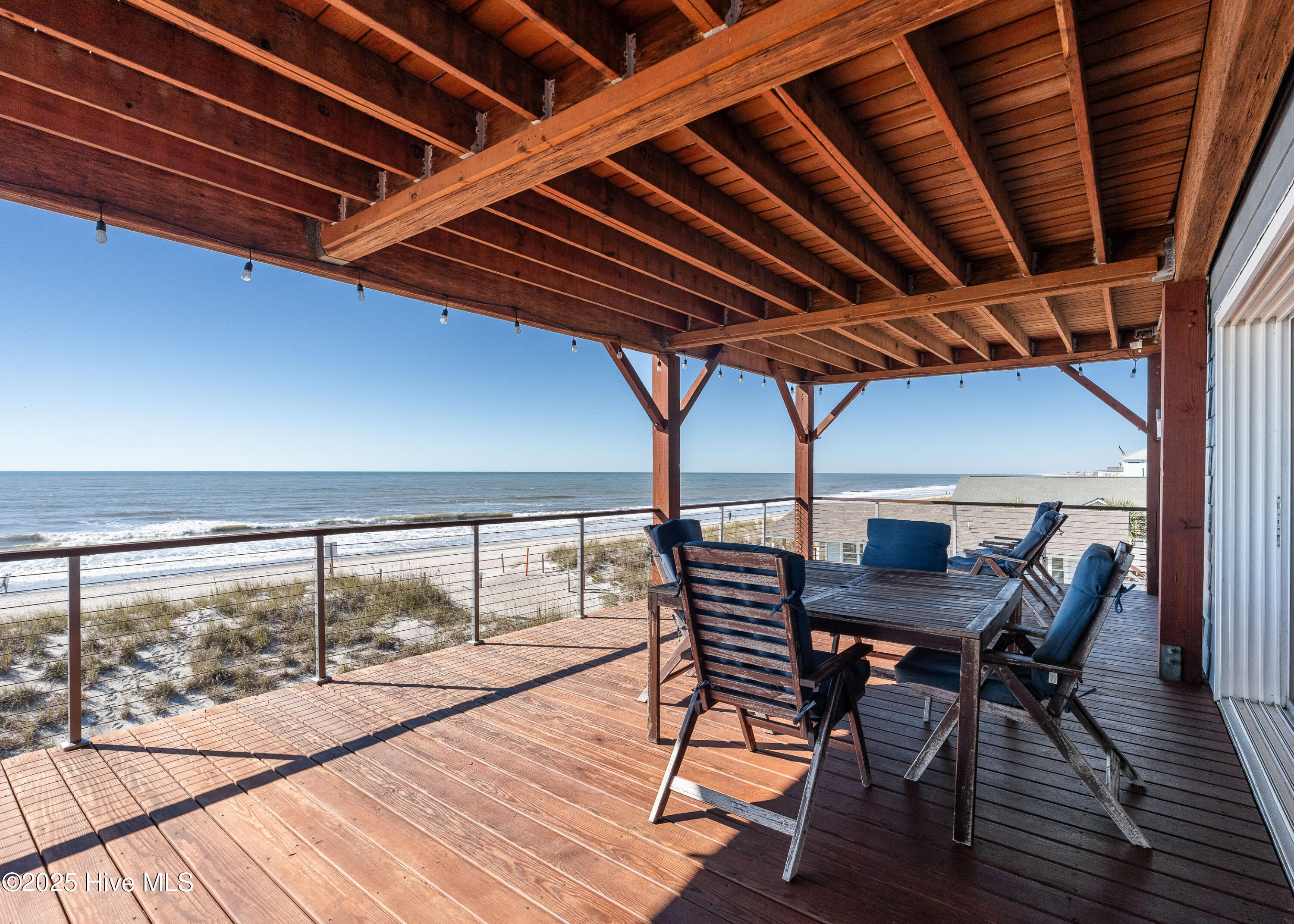 100539588 | Photo 38