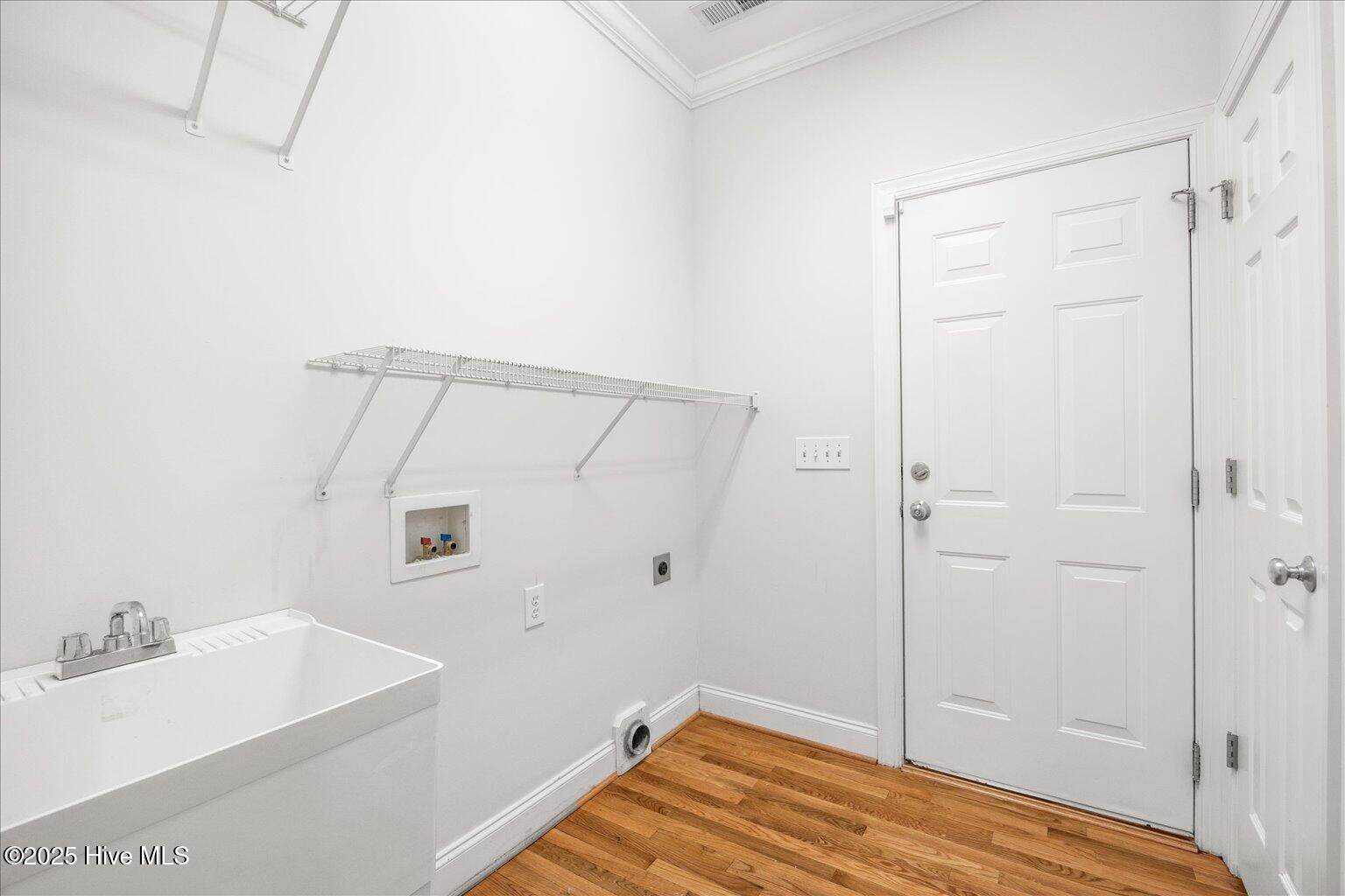 100532756 | Photo 26