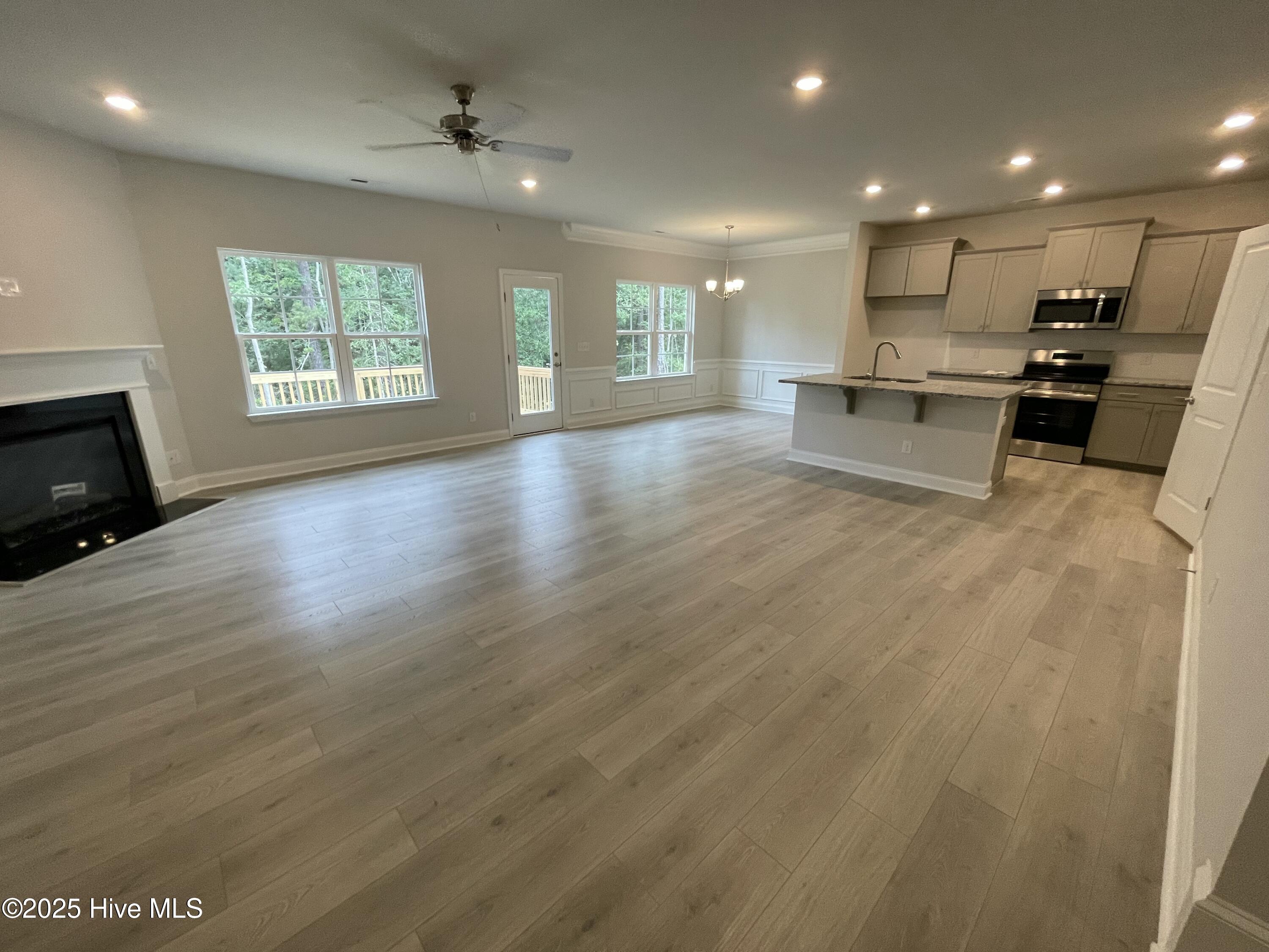 100514580 | Photo 16