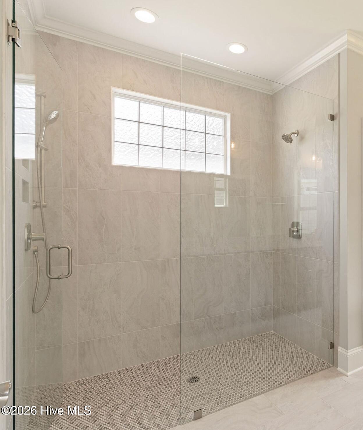 100561847 | Photo 16