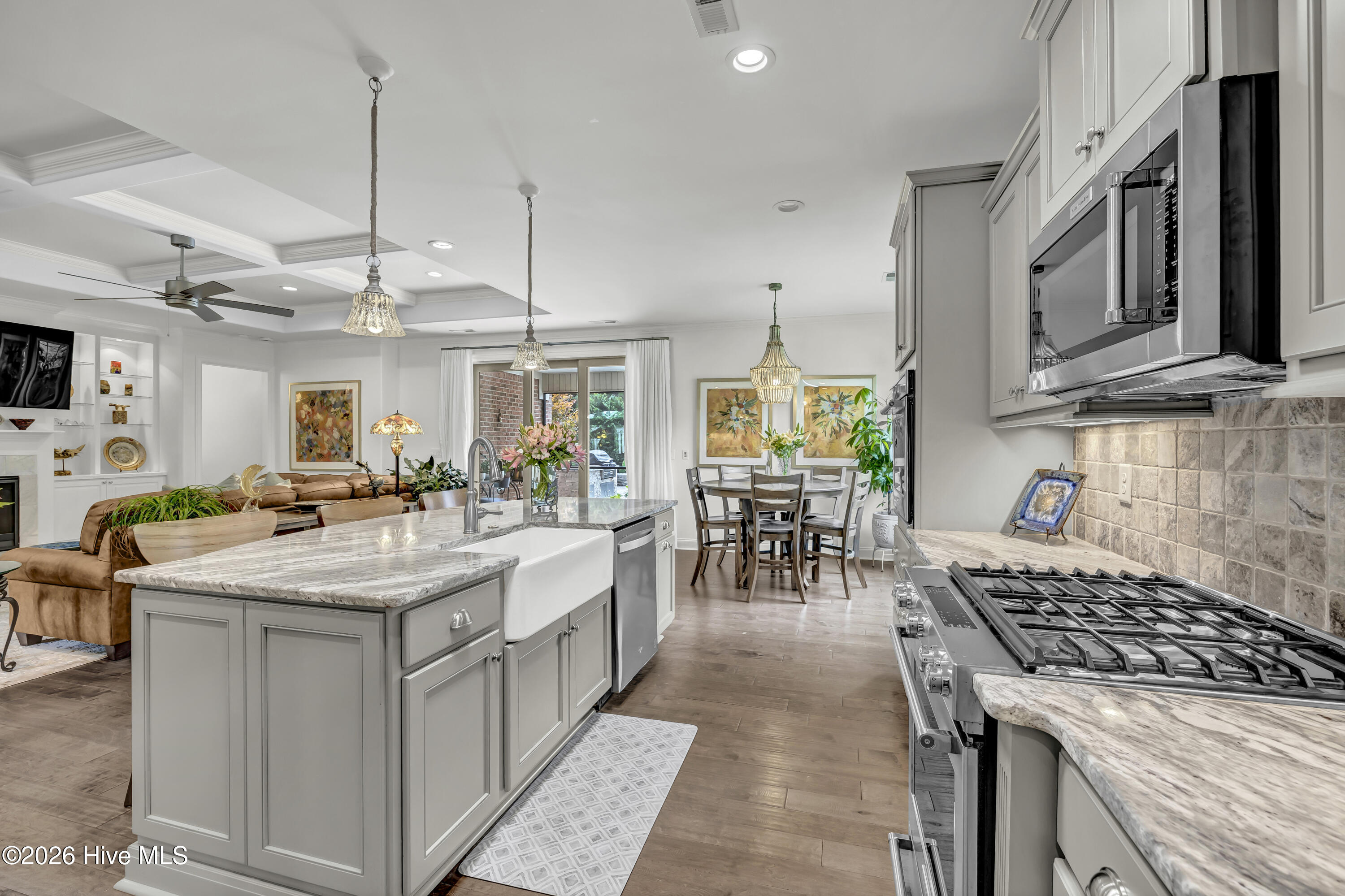 100555264 | Photo 10