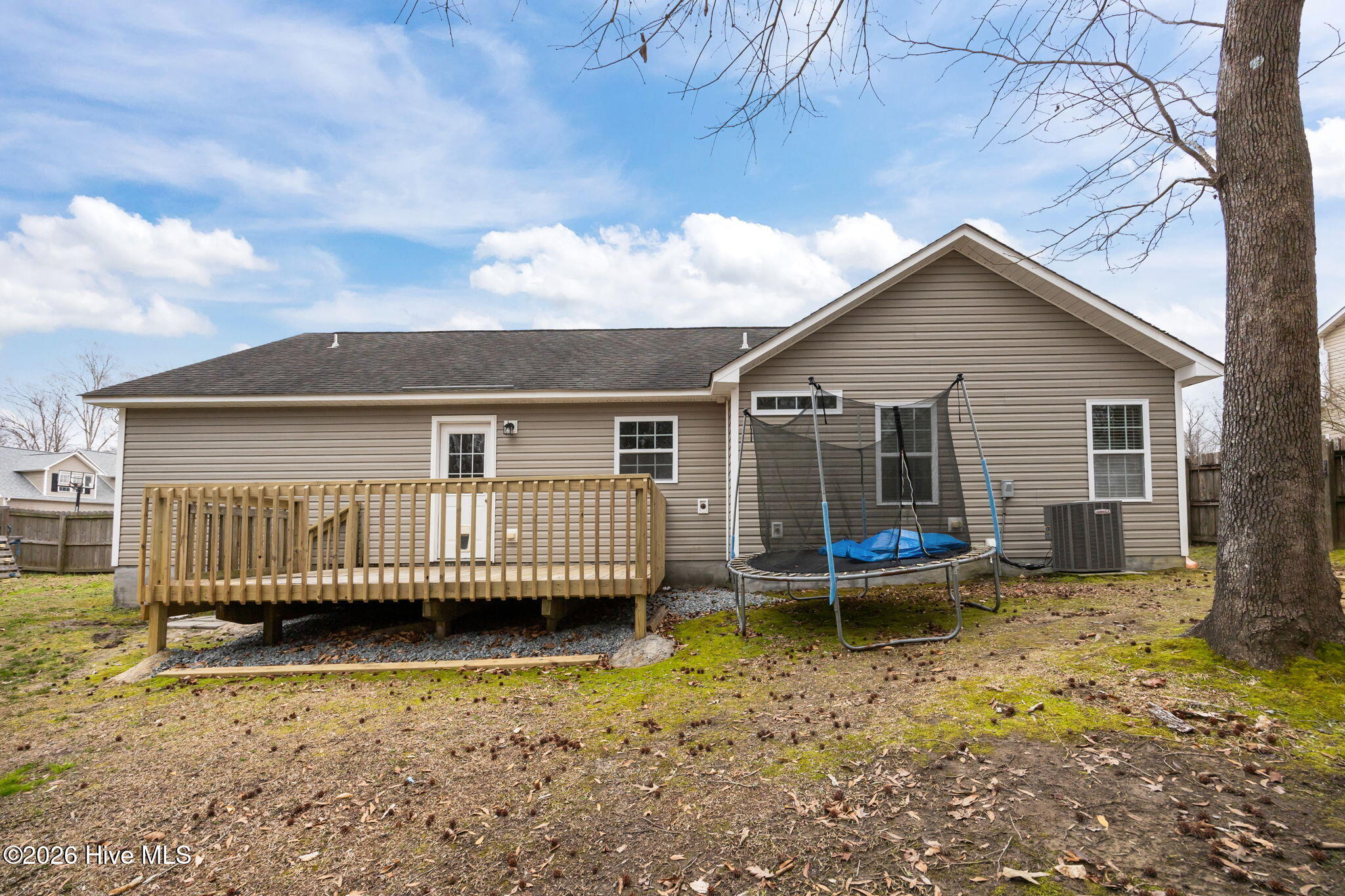 100557959 | Photo 46