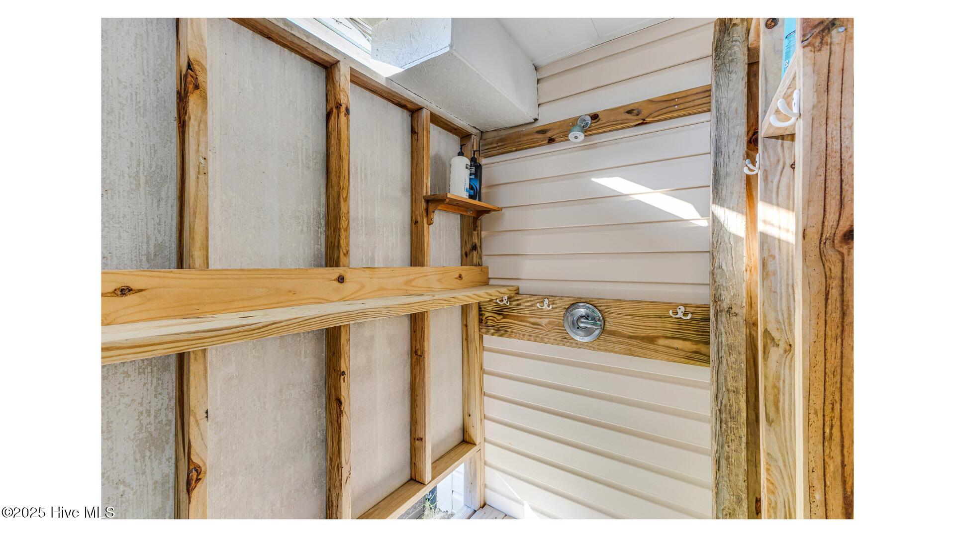 100540899 | Photo 49