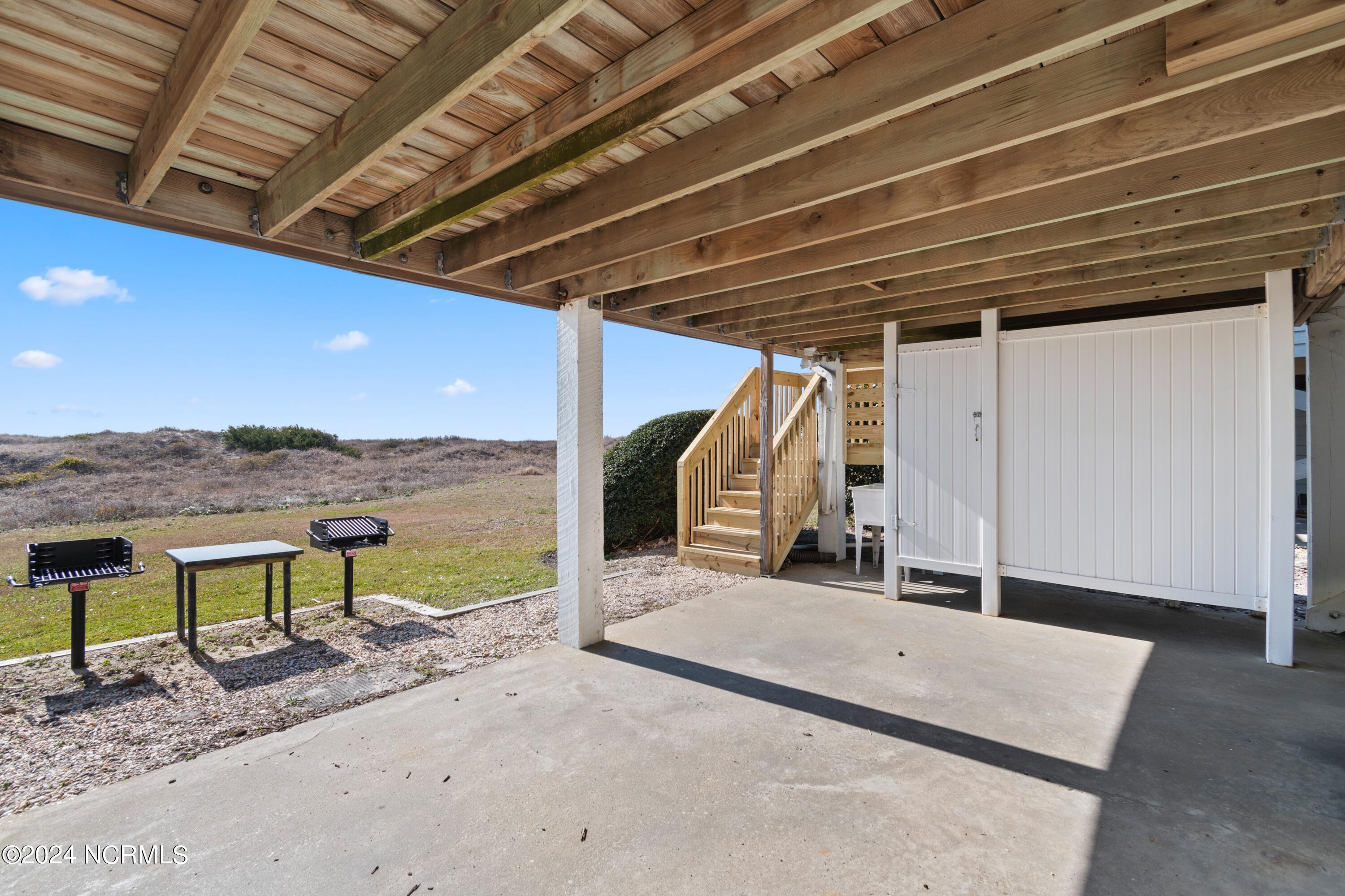 100547764 | Photo 43