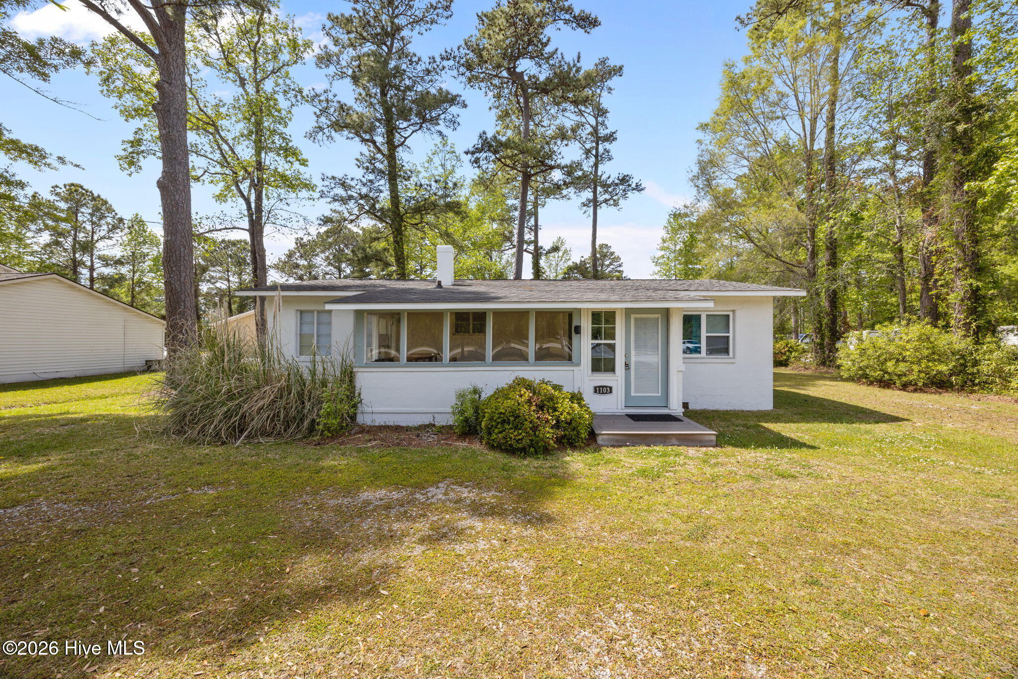 1103 Broad Street Ext,Oriental