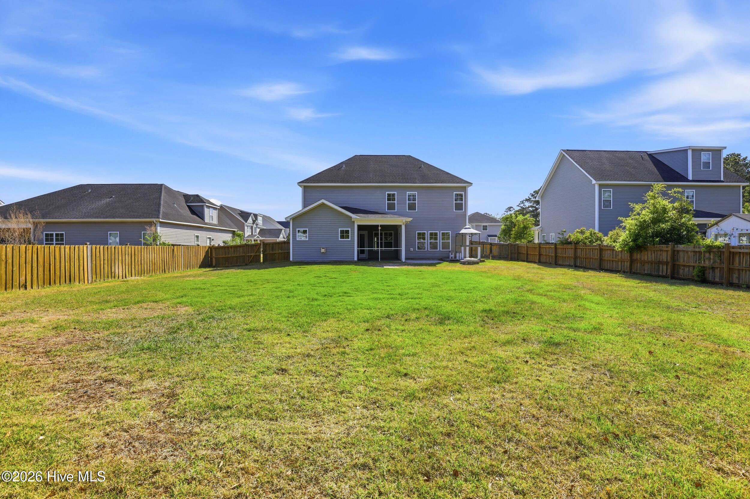 100569352 | Photo 56