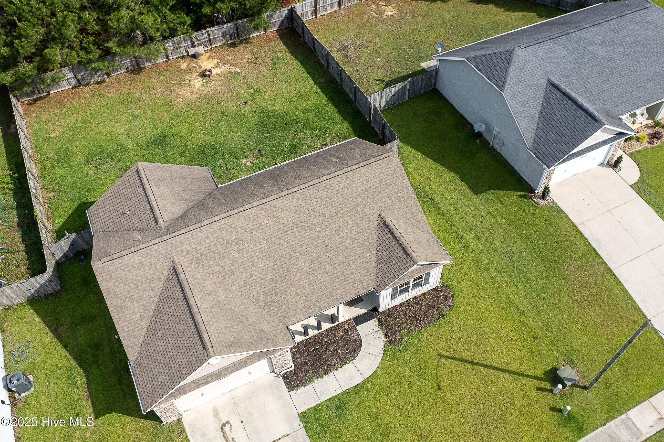 100567808 | Photo 30