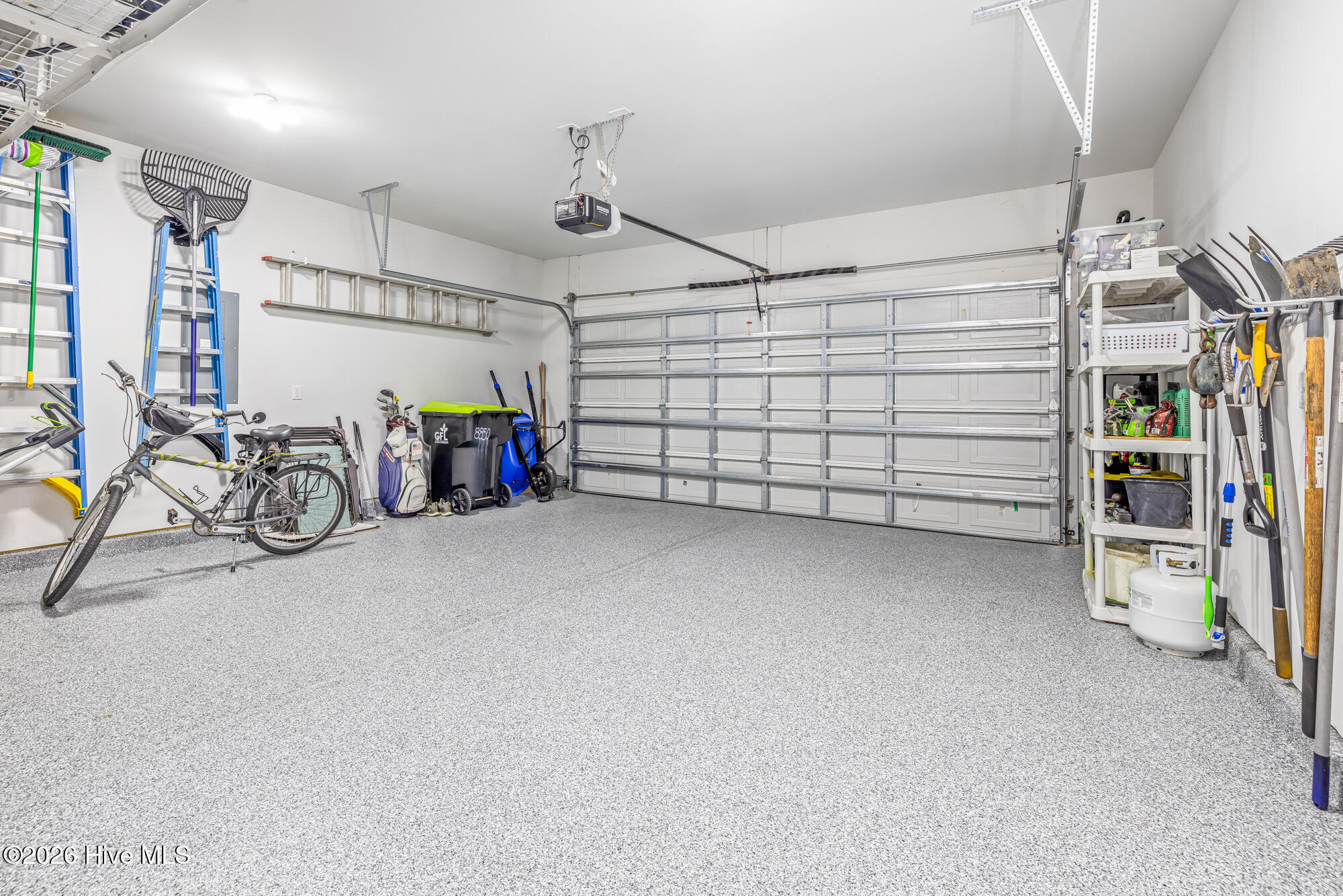 100562008 | Photo 26