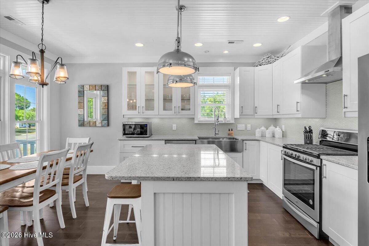 100569217 | Photo 17