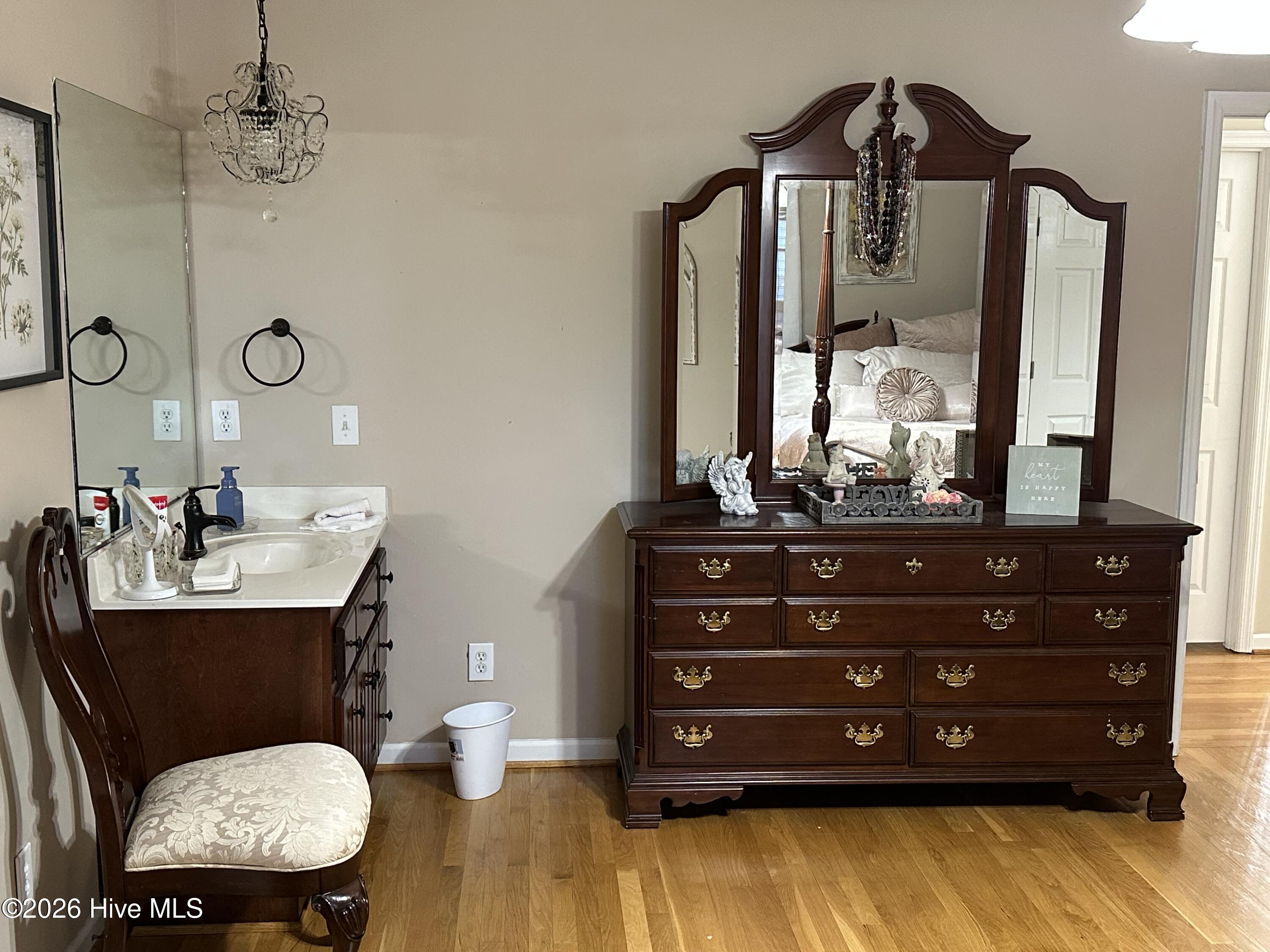 100552030 | Photo 25